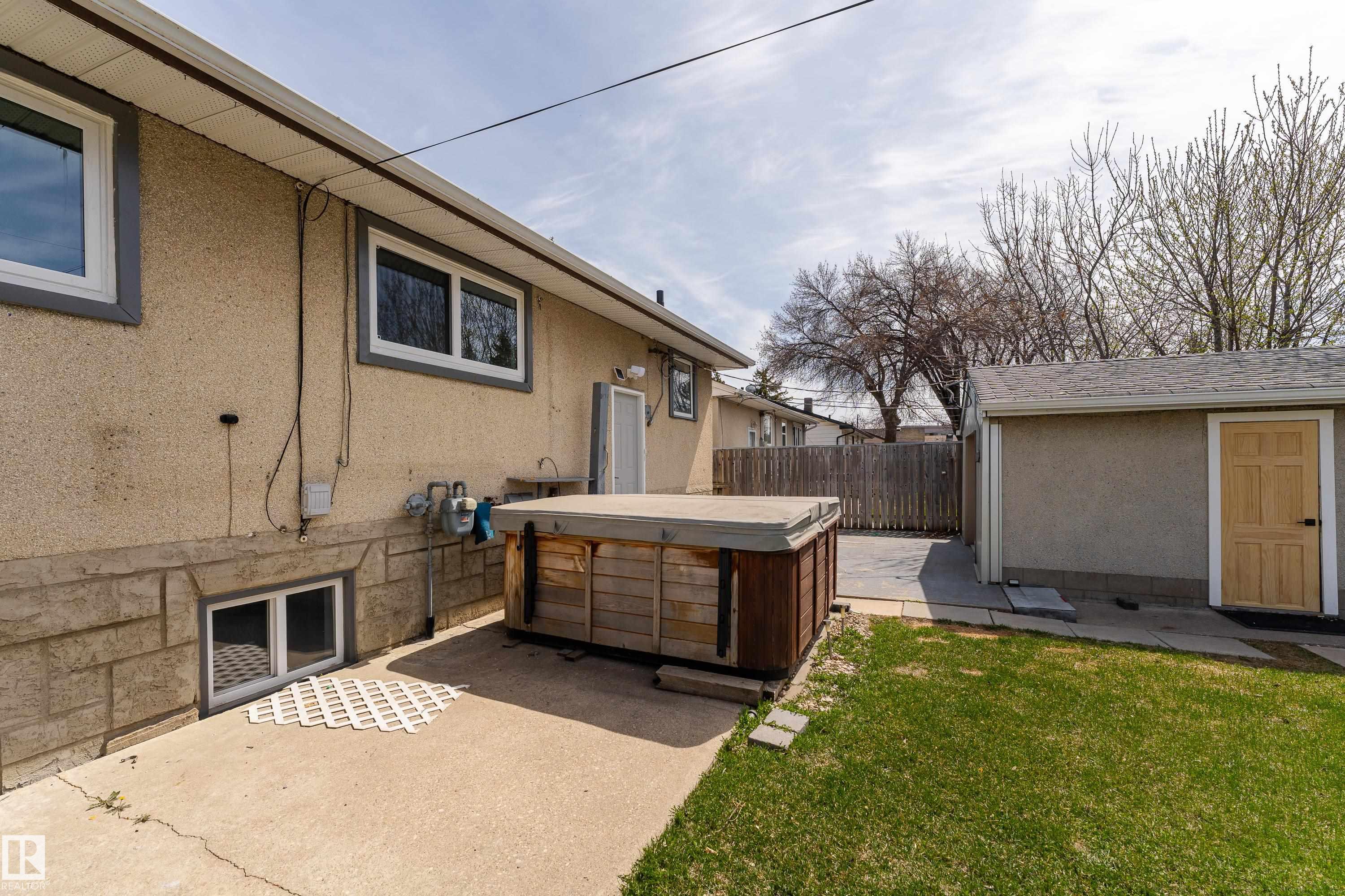 https://zimg.paragon.ice.com/ParagonImages/Property/PM/RAE/225399362/48/0/0/8a79452dafc6d2d22ee5f12fee573270/1/4dcb15ca369960decdf701a681f8ae29/225399362-ad56f3f9-9edb-4adb-9e24-f04915afaf62.JPG