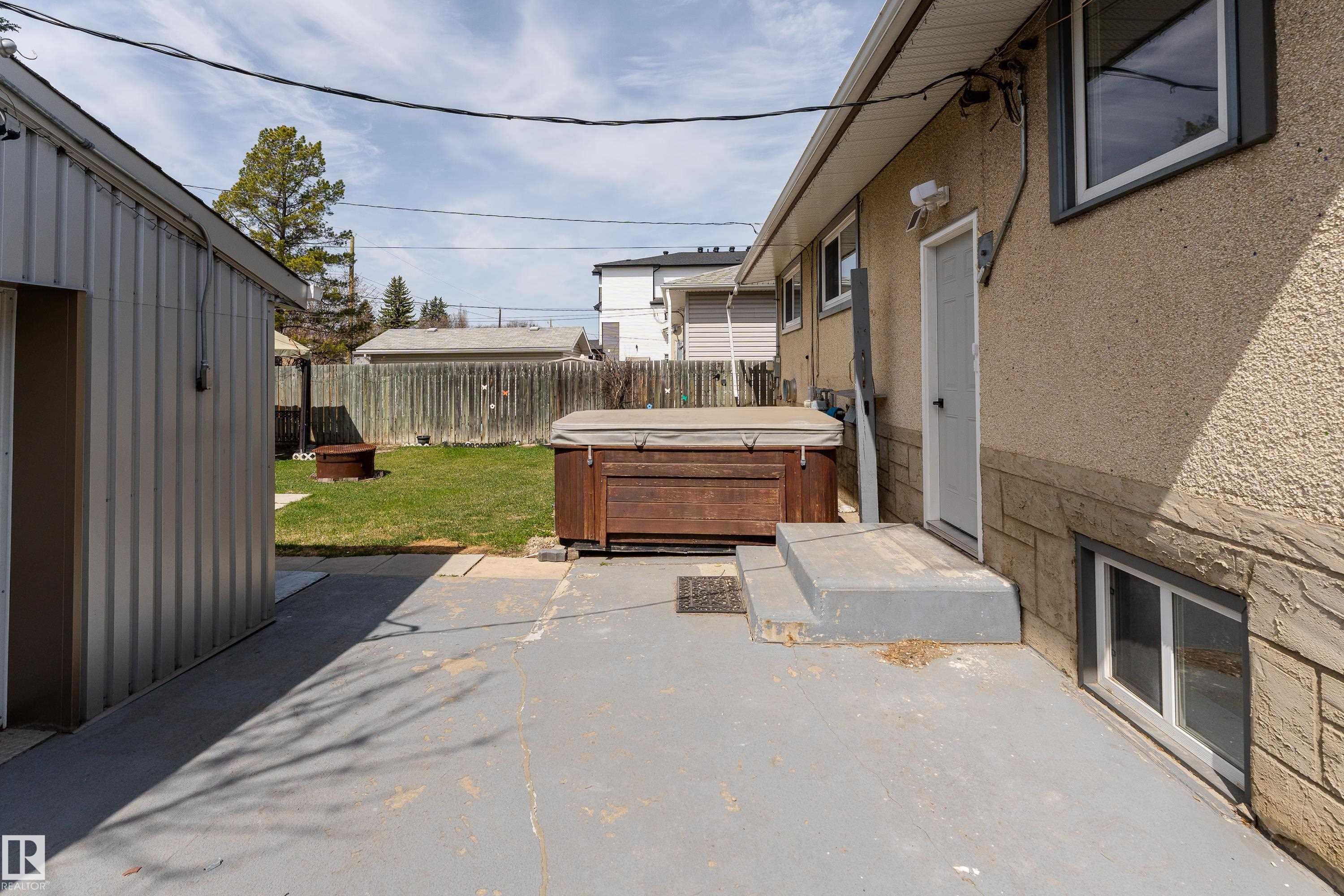https://zimg.paragon.ice.com/ParagonImages/Property/PM/RAE/225399362/52/0/0/9665e3fd79bd2f17ec0adb7fe0a34772/1/4dcb15ca369960decdf701a681f8ae29/225399362-25d8a9ff-230e-47b4-ac4e-7a3ec7acf038.JPG
