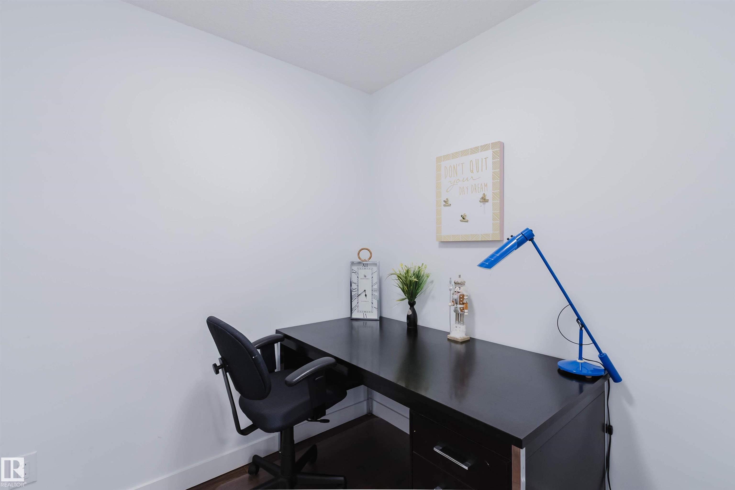 https://zimg.paragon.ice.com/ParagonImages/Property/PM/RAE/225399364/19/0/0/06c376d7f1f1f2001e95b0d305eae856/1/e2b6702031398da4faec39771aa66644/225399364-074e7e90-93fb-4396-9747-ec43f5f43c79.JPG