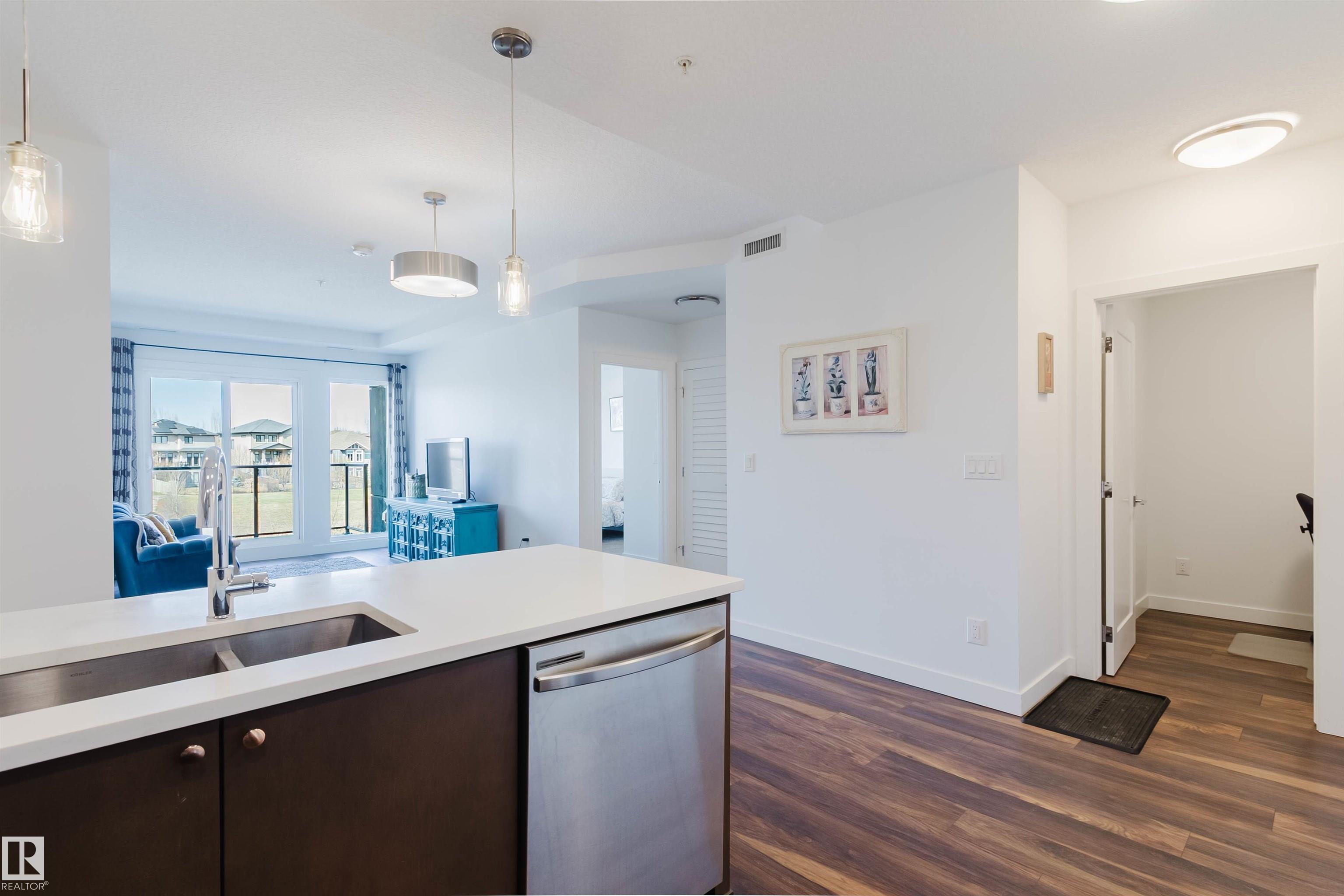 https://zimg.paragon.ice.com/ParagonImages/Property/PM/RAE/225399364/7/0/0/795120af9778498d88d177e1837f8929/1/e2b6702031398da4faec39771aa66644/225399364-b3f546b8-d0c7-4169-8a7b-ae2f3a55d2bb.JPG