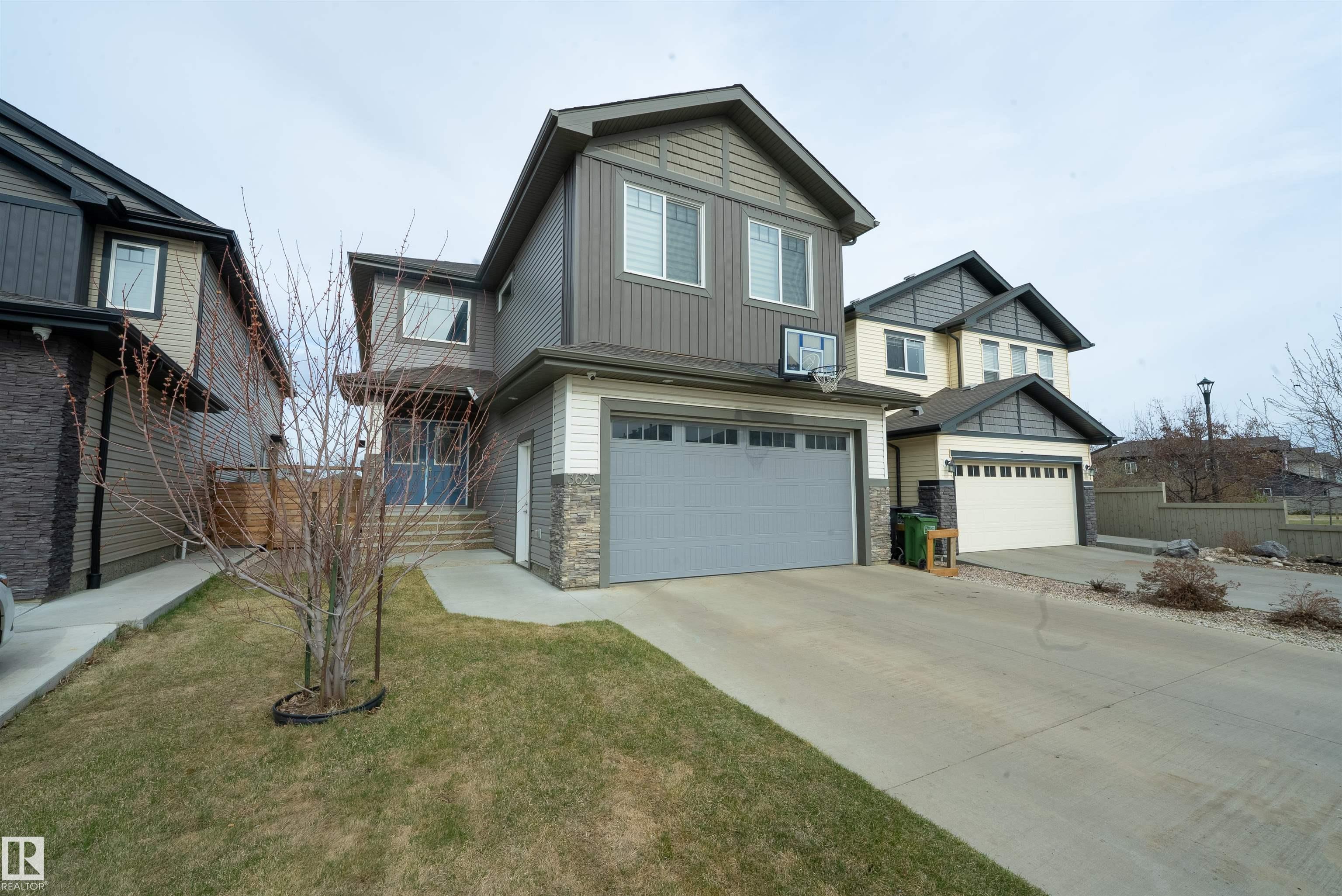 3623 8 Street NW, Maple Crest, Edmonton