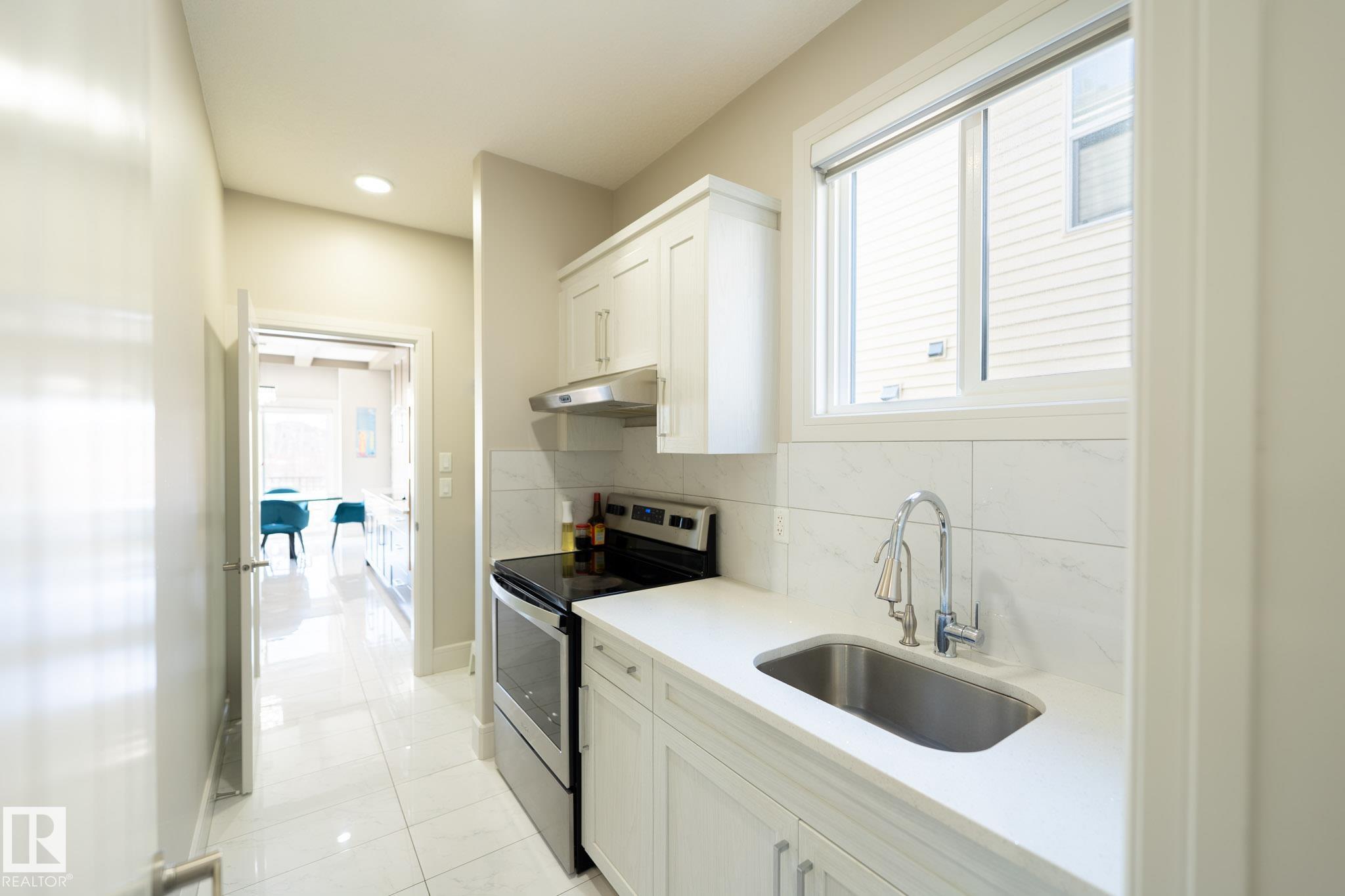 https://zimg.paragon.ice.com/ParagonImages/Property/PM/RAE/225399365/16/0/0/7a860277ab6de560bbdf898b1b45c16d/1/6d180d67edf518168dcbe5e6d8103d84/225399365-7F0F4330-68C8-4075-AAFC-889DDF462F95.JPG