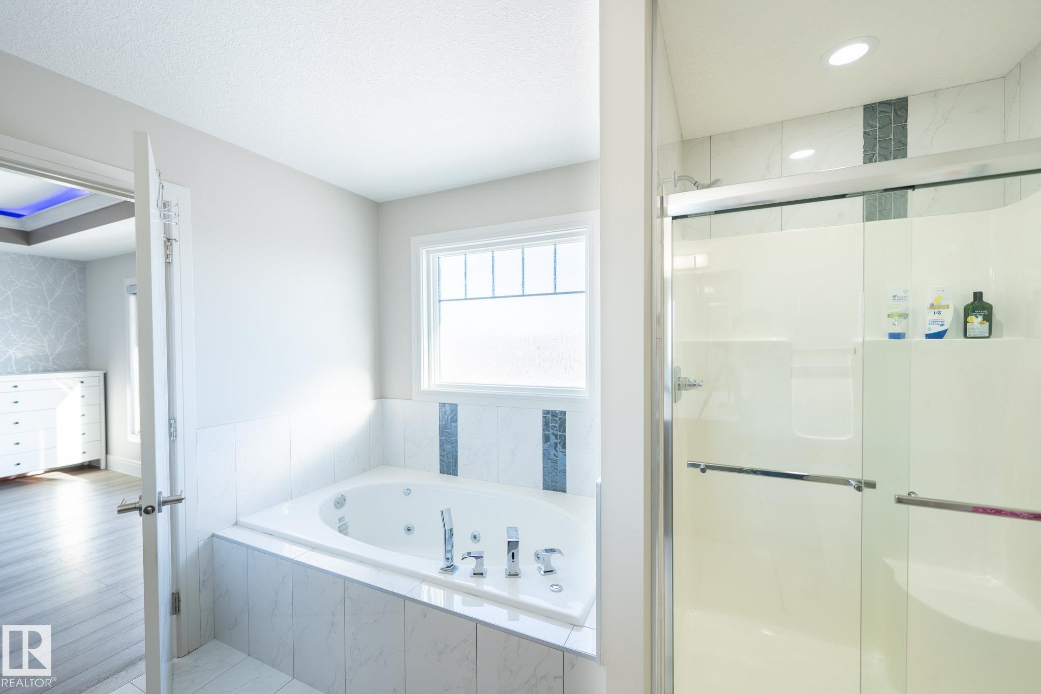 https://zimg.paragon.ice.com/ParagonImages/Property/PM/RAE/225399365/27/0/0/f25414da297e718b7cbec166b872359e/1/6d180d67edf518168dcbe5e6d8103d84/225399365-0F0ED2E7-A946-469E-85A5-1D2421F447AA.JPG