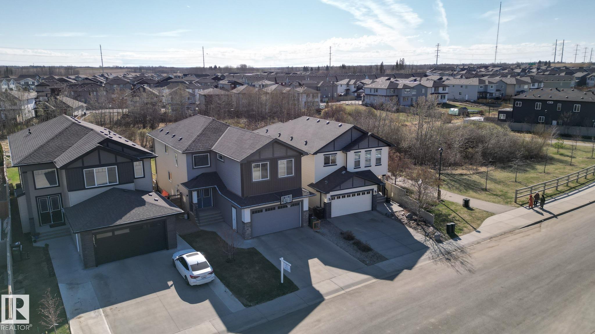 https://zimg.paragon.ice.com/ParagonImages/Property/PM/RAE/225399365/42/0/0/561df1e22fd253f37c785ab34670e696/1/6d180d67edf518168dcbe5e6d8103d84/225399365-bdfec5a5-0486-46d3-84f0-4547c94a747f.JPG