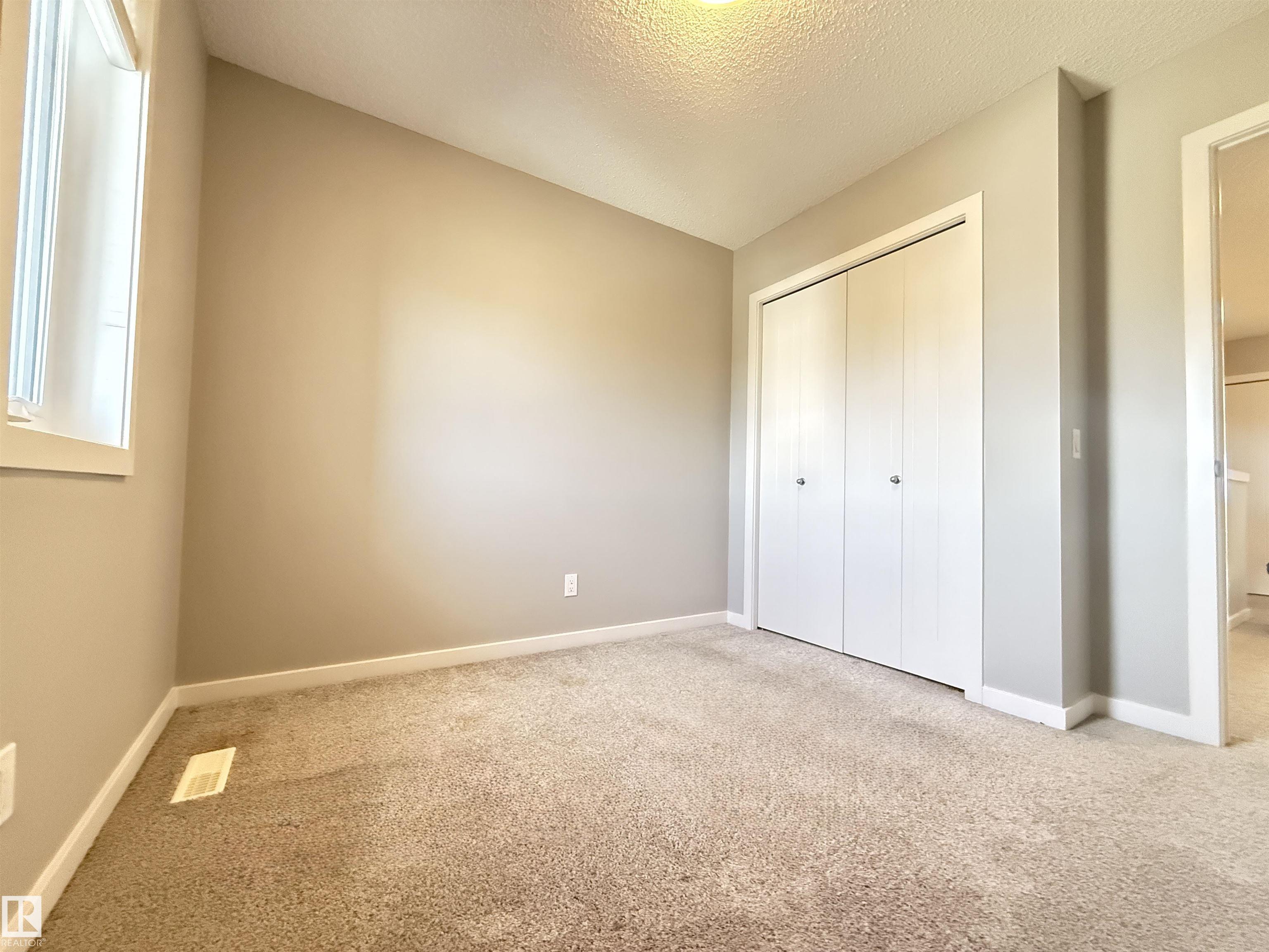 https://zimg.paragon.ice.com/ParagonImages/Property/PM/RAE/225399366/17/0/0/edc4502e160b8bbecca8218eaae028d0/1/e0aaf61d1107046ce651087376685ddb/225399366-e4a7ac39-927b-451d-9ff9-27c1c13177c5.JPG