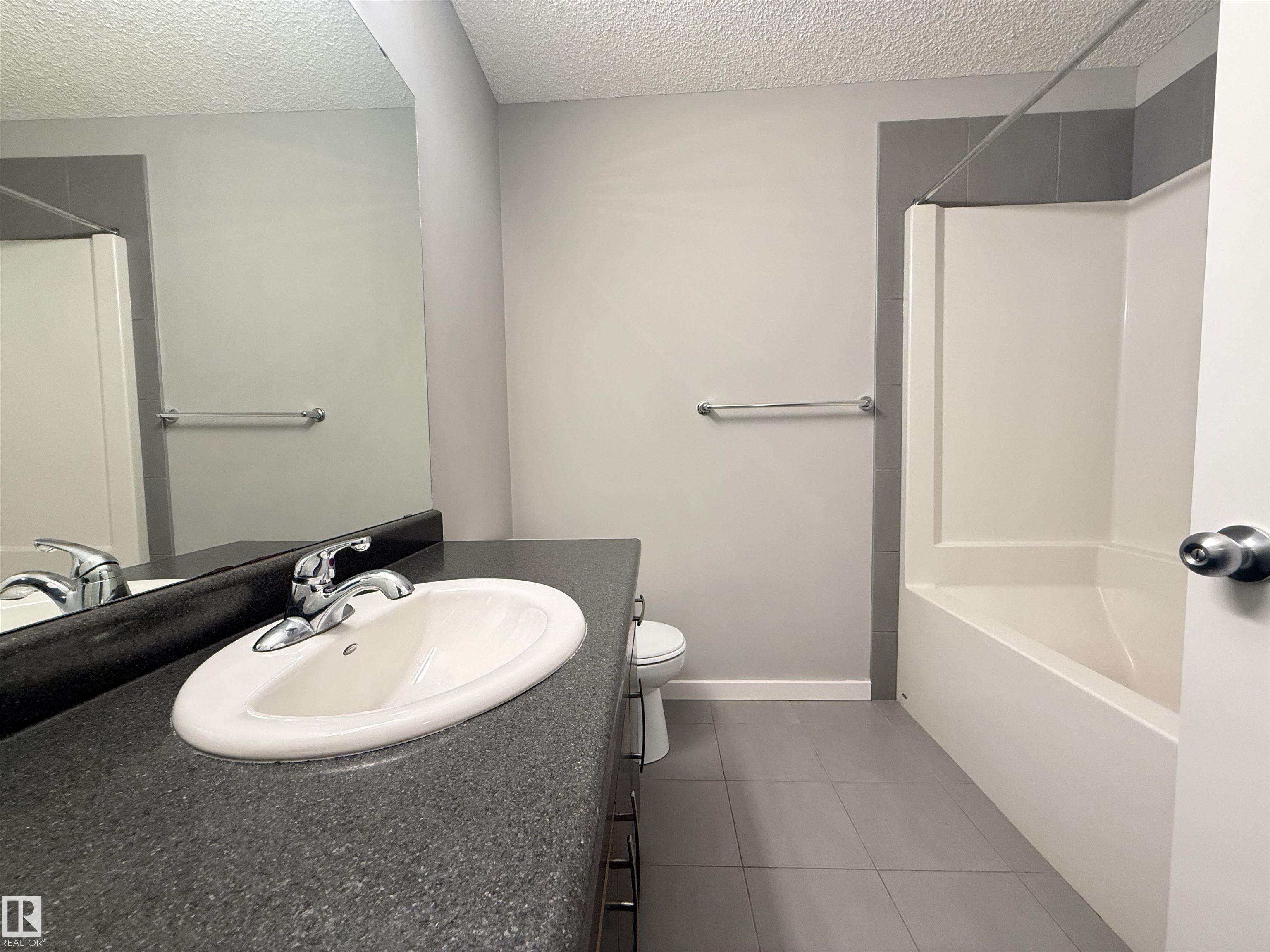 https://zimg.paragon.ice.com/ParagonImages/Property/PM/RAE/225399366/18/0/0/badf7002763e3da0785e4b2c5c1bd020/1/e0aaf61d1107046ce651087376685ddb/225399366-d6efd8f2-12b0-4046-afb3-83579f9295df.JPG