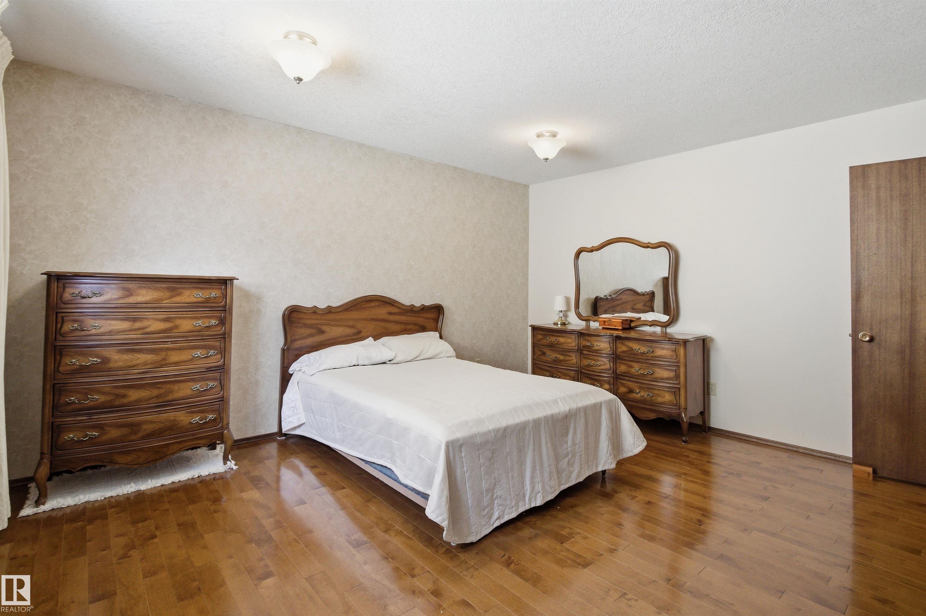 https://zimg.paragon.ice.com/ParagonImages/Property/PM/RAE/225399369/25/0/0/a9459b8cdda5302b0ea6d72b8c43f5e0/1/b62939aa7da765661161a87e11f15367/225399369-f2512612-7b2c-4cc5-9c64-ceb28f5d616c.JPG