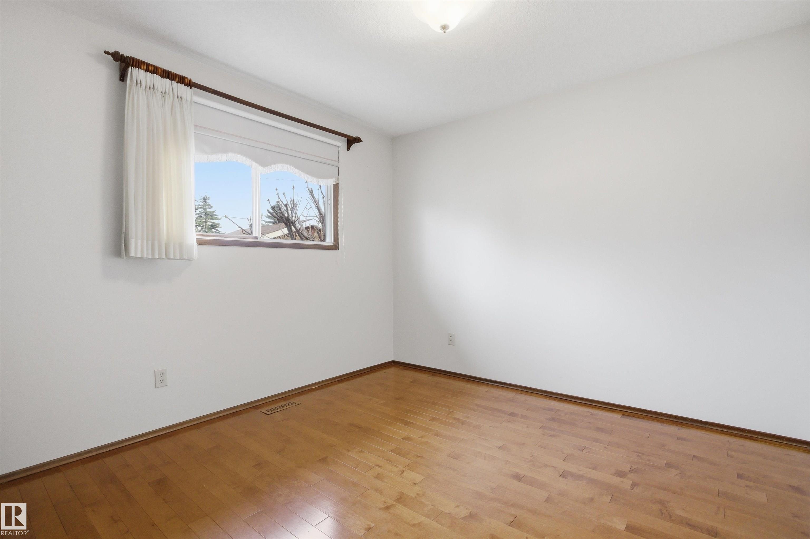https://zimg.paragon.ice.com/ParagonImages/Property/PM/RAE/225399369/34/0/0/93f464b7932697bd3e591b5187718160/1/b62939aa7da765661161a87e11f15367/225399369-f068a6f6-d819-4c24-a033-fdafd5137117.JPG