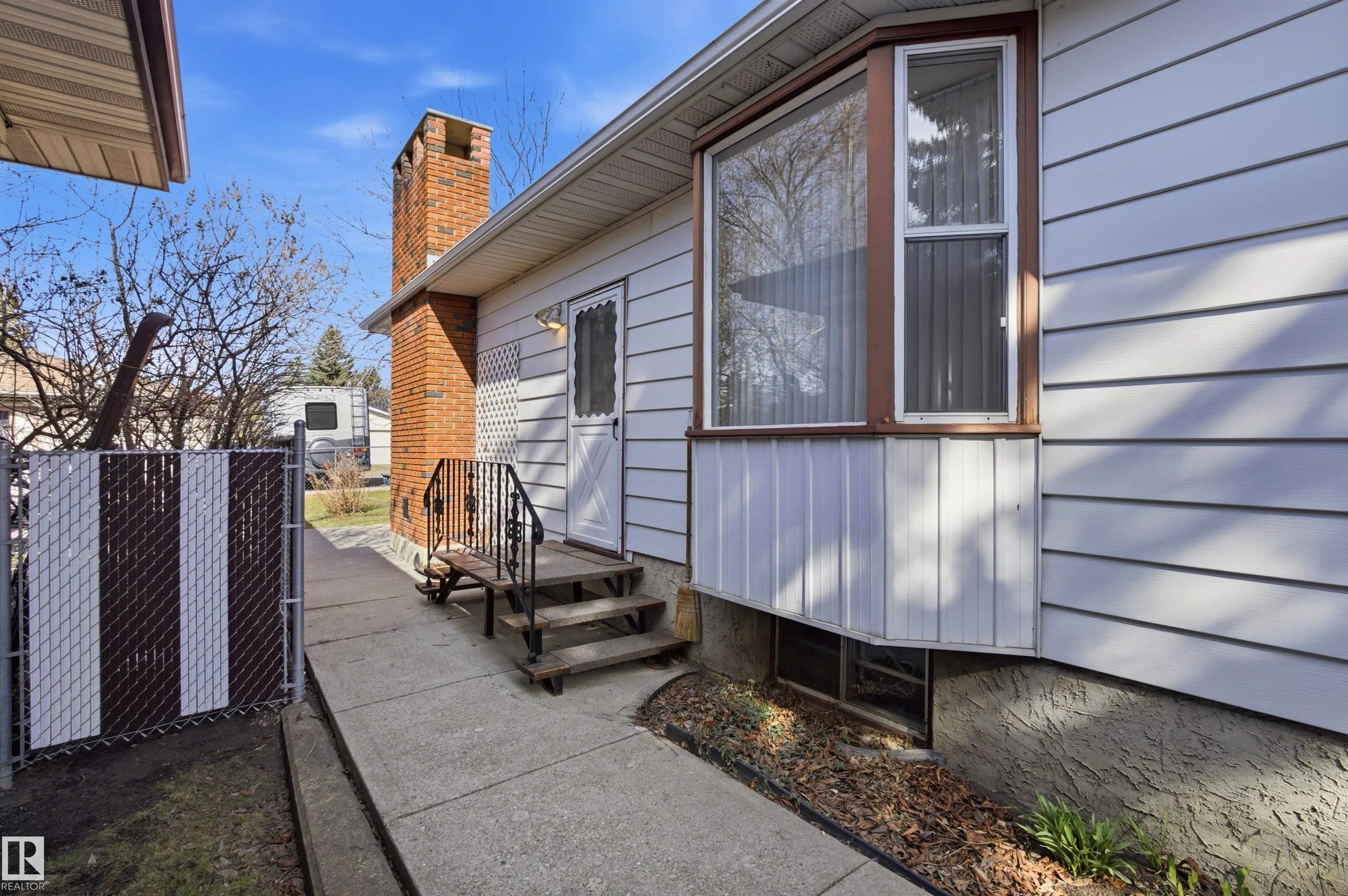 https://zimg.paragon.ice.com/ParagonImages/Property/PM/RAE/225399369/51/0/0/e3397e890749e46fa5b670bb661ecb25/1/b62939aa7da765661161a87e11f15367/225399369-090bba8c-70ce-49fc-8293-2b2756e82eea.JPG