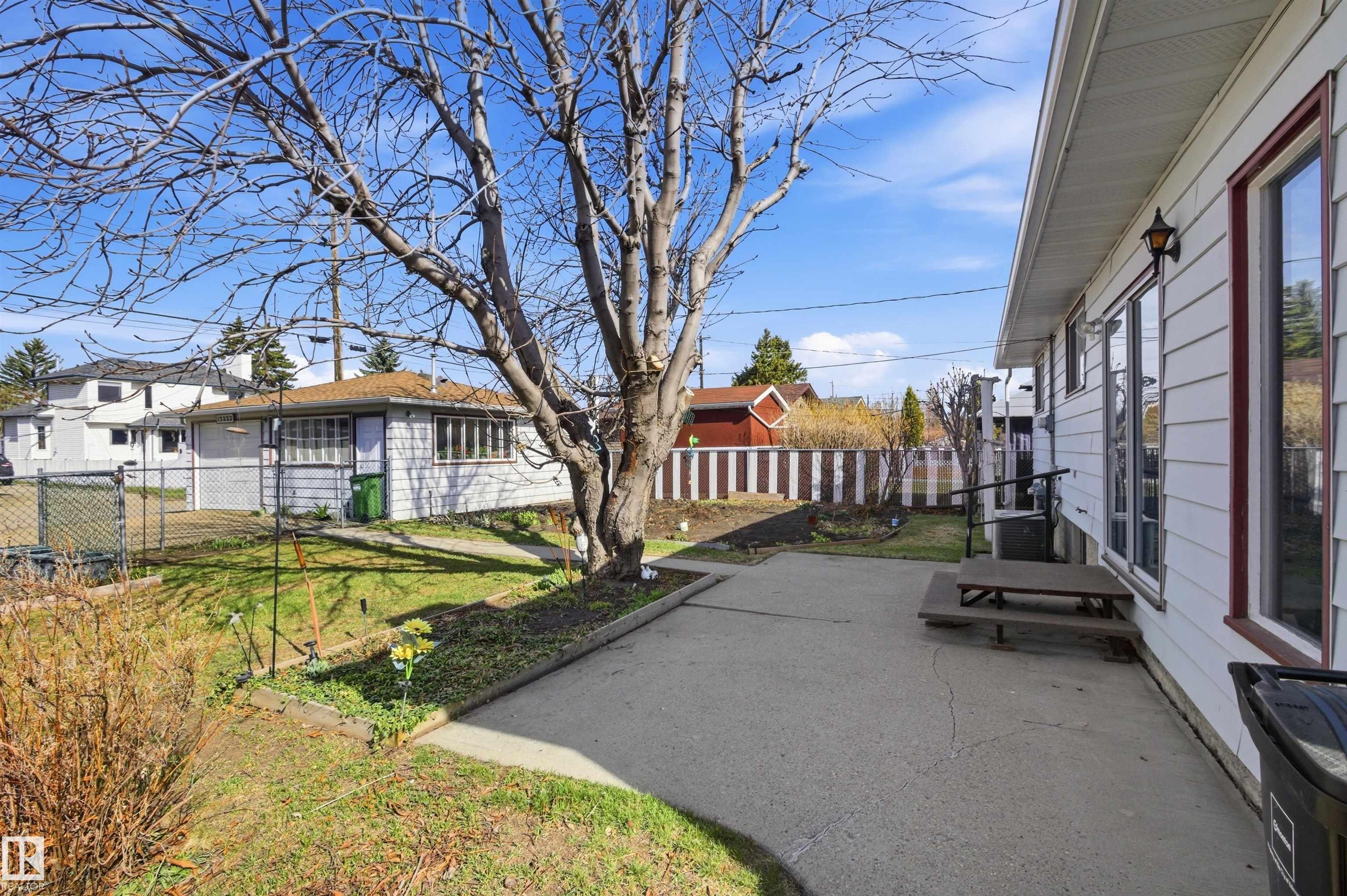 https://zimg.paragon.ice.com/ParagonImages/Property/PM/RAE/225399369/52/0/0/ece51e8b5a70cafeeb781b2a7f282753/1/b62939aa7da765661161a87e11f15367/225399369-9ba8ebf6-4e7f-4186-b519-e19a5c08f421.JPG