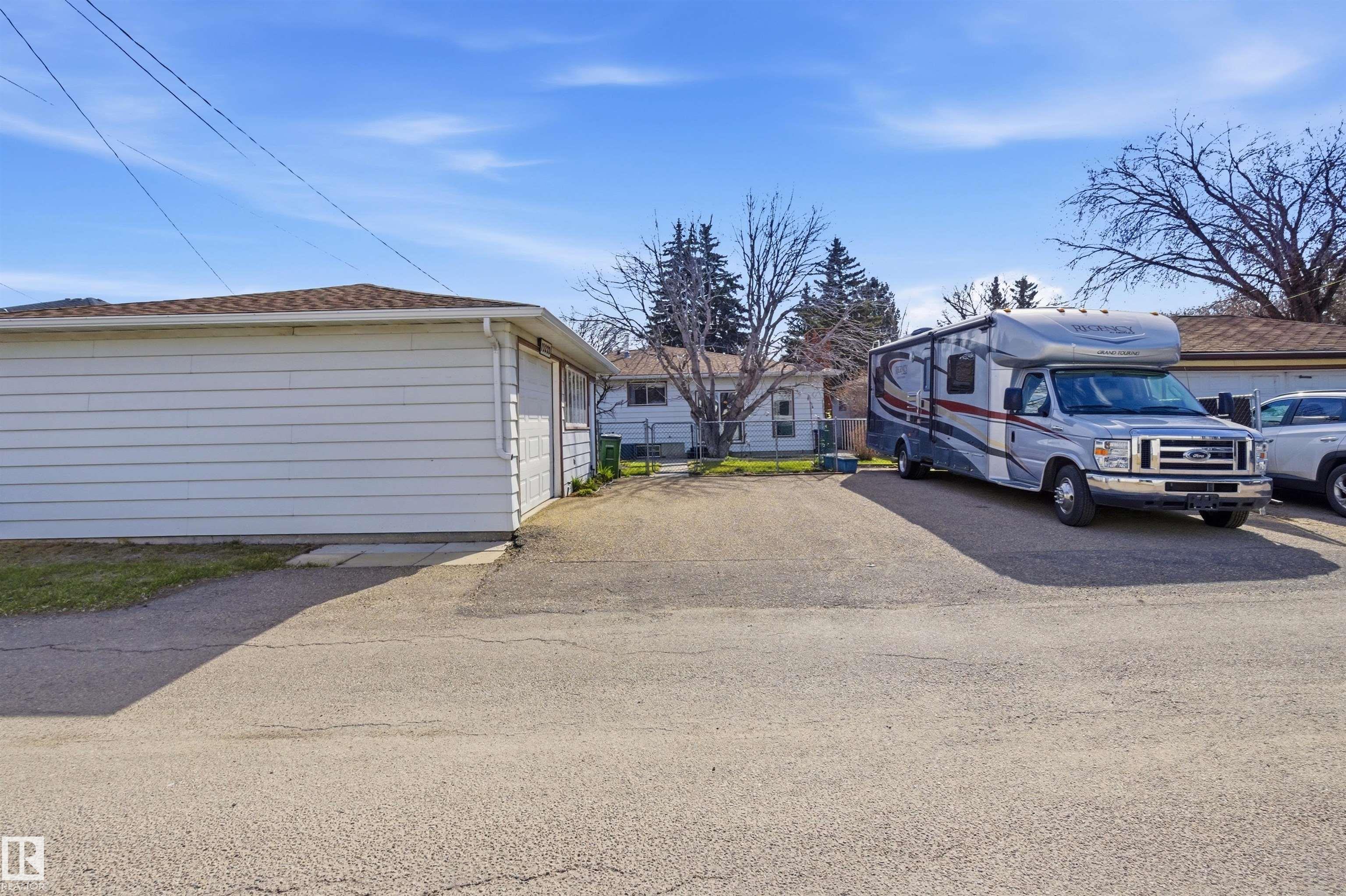 https://zimg.paragon.ice.com/ParagonImages/Property/PM/RAE/225399369/59/0/0/aef0cc36277fe65dbfa22c077578b6cf/1/b62939aa7da765661161a87e11f15367/225399369-f436cc9c-4f89-4dab-b7d6-d5b9f446c944.JPG