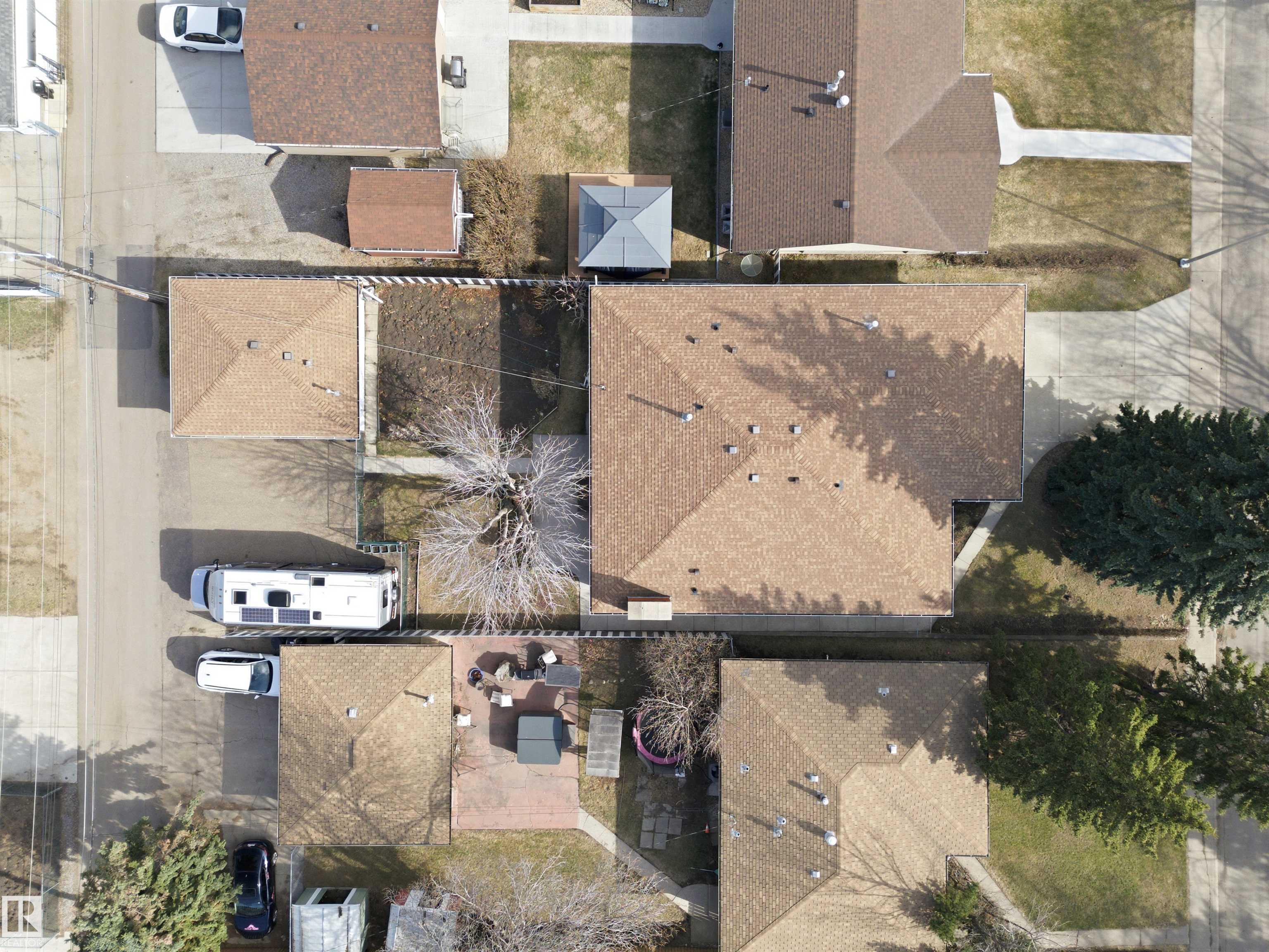 https://zimg.paragon.ice.com/ParagonImages/Property/PM/RAE/225399369/66/0/0/5a01ad23e7f9ccbc488cbc3f207bb8b9/1/b62939aa7da765661161a87e11f15367/225399369-26519025-a2e7-47a1-89fa-14059696789c.JPG