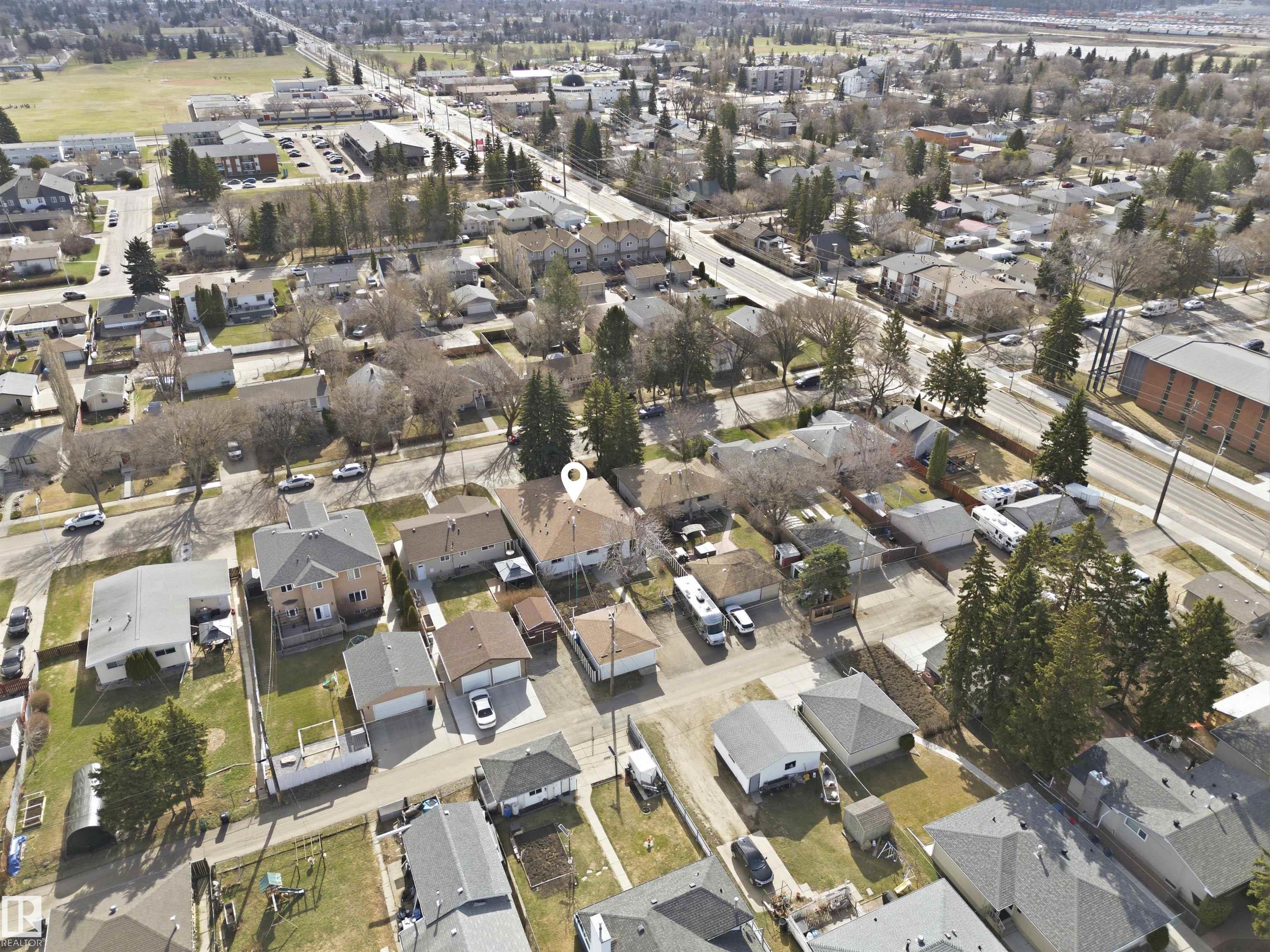 https://zimg.paragon.ice.com/ParagonImages/Property/PM/RAE/225399369/68/0/0/e134f009672e5815292b136634762697/1/b62939aa7da765661161a87e11f15367/225399369-7b59dc03-89bf-49f5-9273-73d0adefe889.JPG