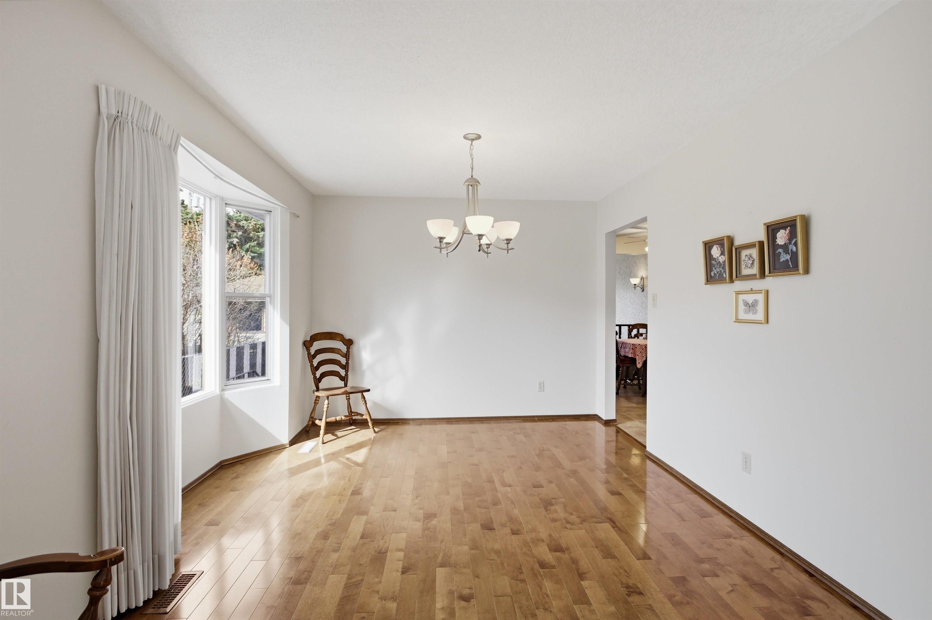 https://zimg.paragon.ice.com/ParagonImages/Property/PM/RAE/225399369/9/0/0/b75a4ff1d99a5bcec171d46121b656f0/1/b62939aa7da765661161a87e11f15367/225399369-12a25f16-0209-4f96-857a-5fcd5aa31421.JPG