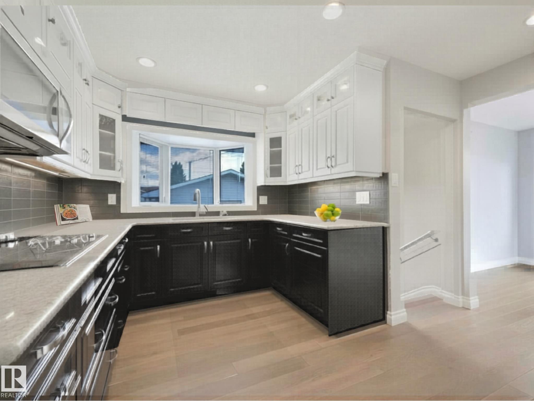 Photo 11 at 6303 92b Avenue NW, Ottewell, Edmonton