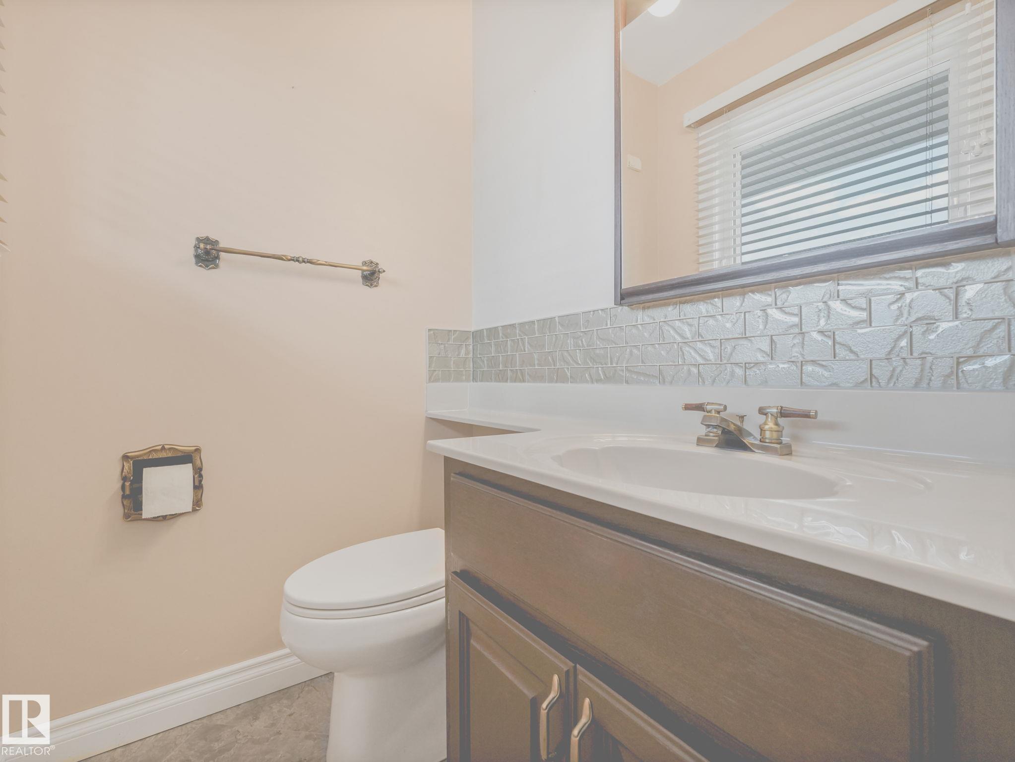 Photo 17 at 6303 92b Avenue NW, Ottewell, Edmonton