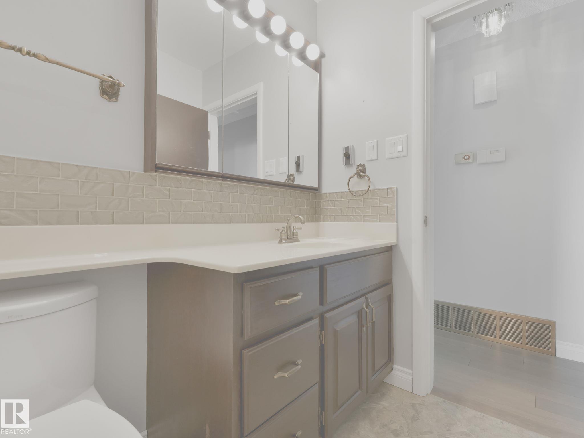 Photo 20 at 6303 92b Avenue NW, Ottewell, Edmonton