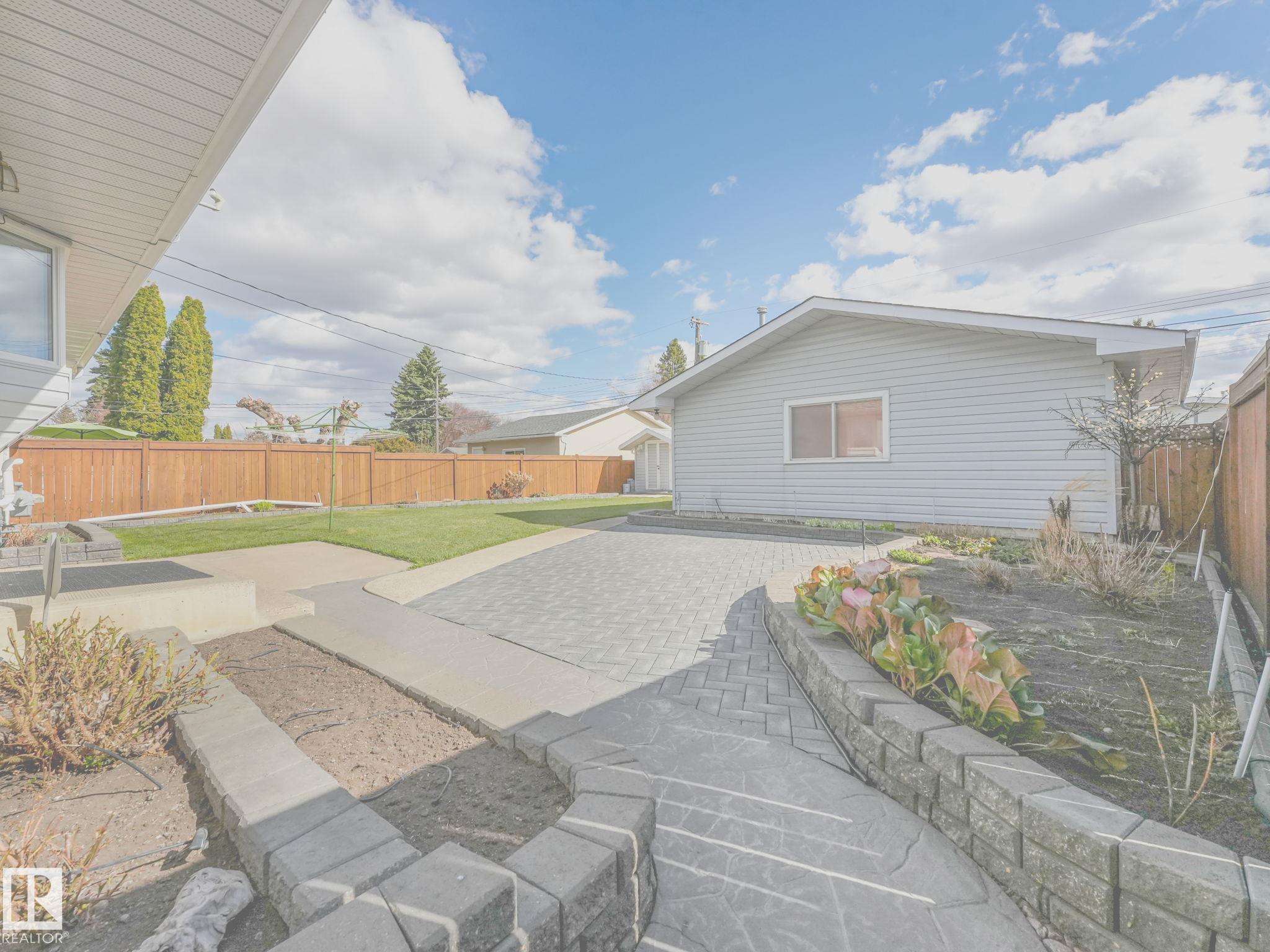 Photo 38 at 6303 92b Avenue NW, Ottewell, Edmonton