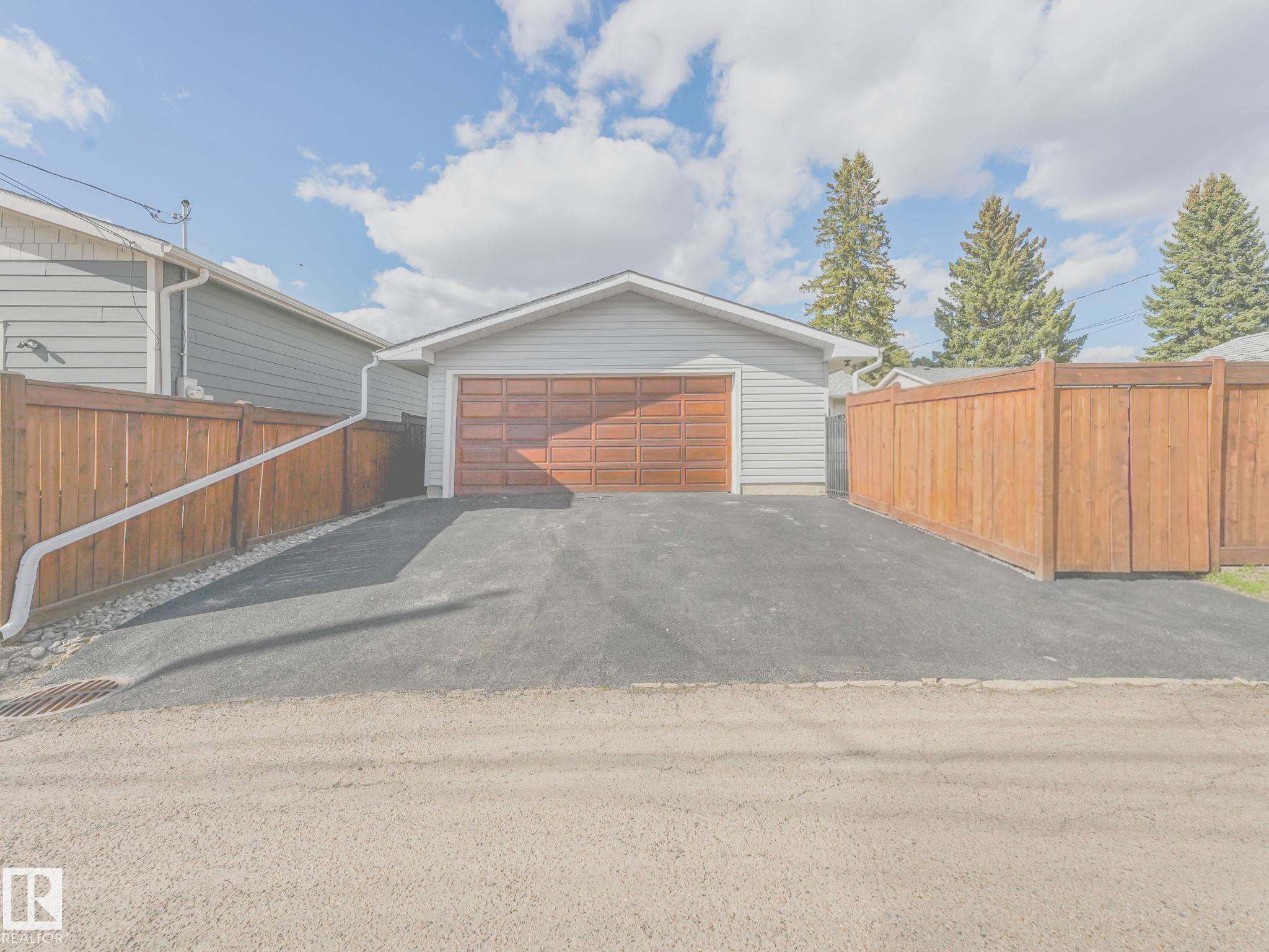 Photo 48 at 6303 92b Avenue NW, Ottewell, Edmonton