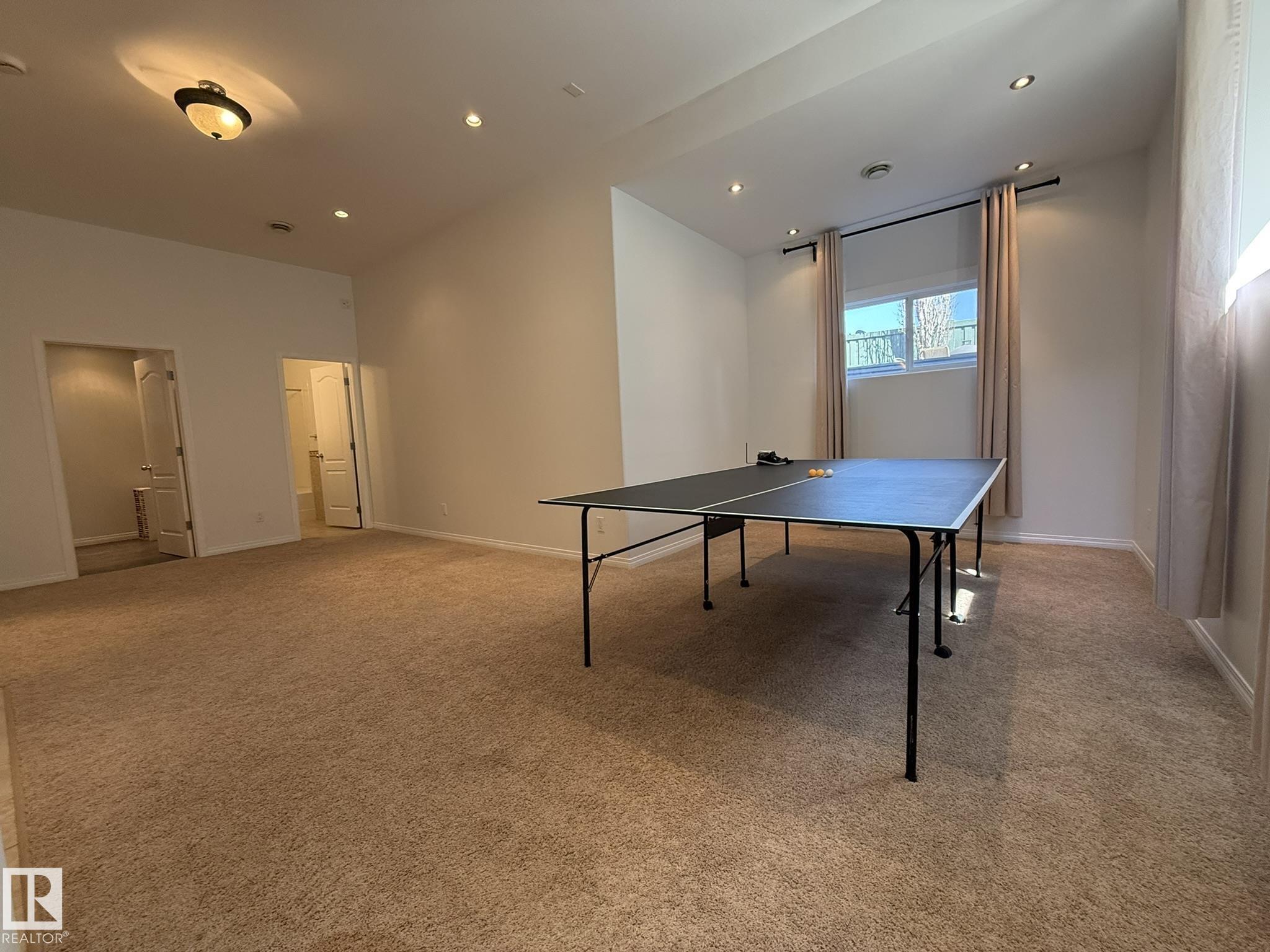 https://zimg.paragon.ice.com/ParagonImages/Property/PM/RAE/225399382/27/0/0/25850d867f8ea4d9e2e5e689fc8918bc/1/6a36fcdab426d390d716e69af4fb1378/225399382-74360178-d709-4c79-bd1f-b261e438517e.JPG
