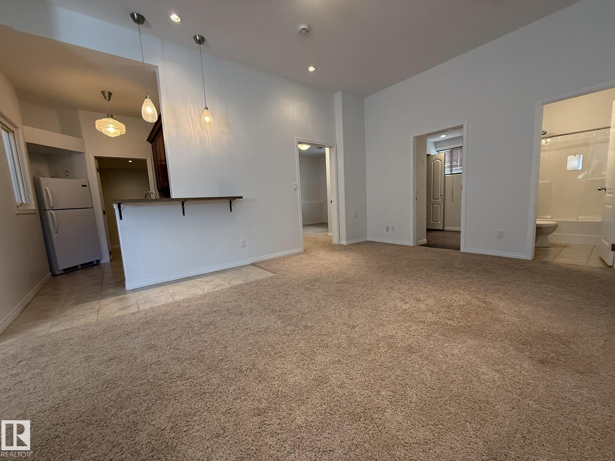 https://zimg.paragon.ice.com/ParagonImages/Property/PM/RAE/225399382/31/0/0/4f45c299dce1cd9e741090093f85bce7/1/6a36fcdab426d390d716e69af4fb1378/225399382-9adb189f-5fc5-42bc-9605-aa8968c9cc22.JPG