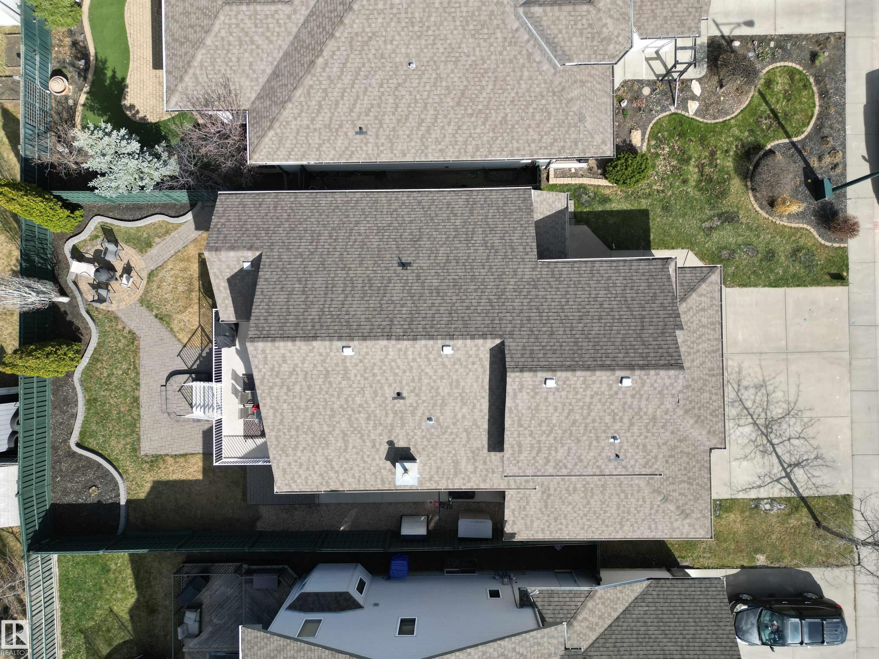 https://zimg.paragon.ice.com/ParagonImages/Property/PM/RAE/225399382/70/0/0/49b7637b67e08d6f38816c337214d5d4/1/6a36fcdab426d390d716e69af4fb1378/225399382-ef9e616e-68a7-4f39-90f8-8d5e50c598fc.JPG
