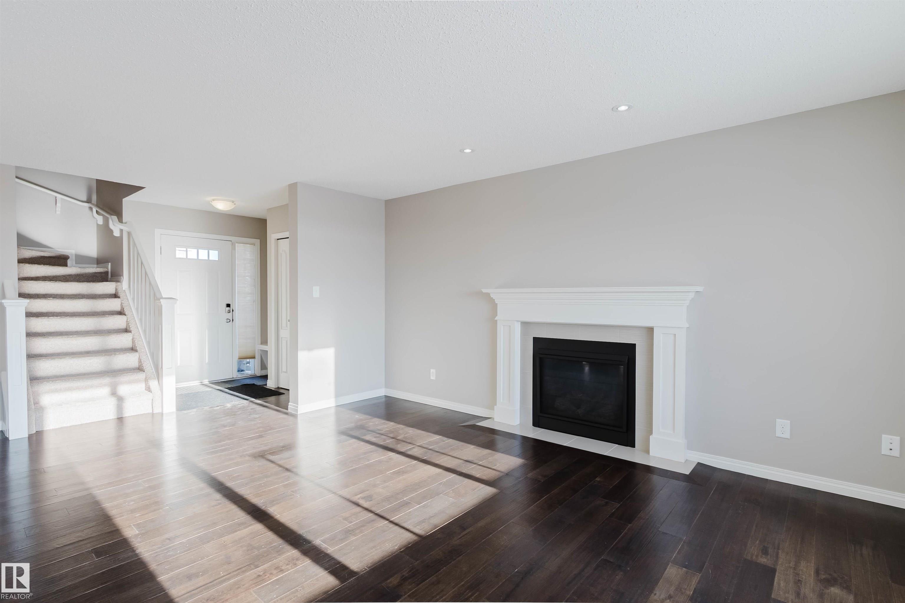Picture for 16627 18 AV SW