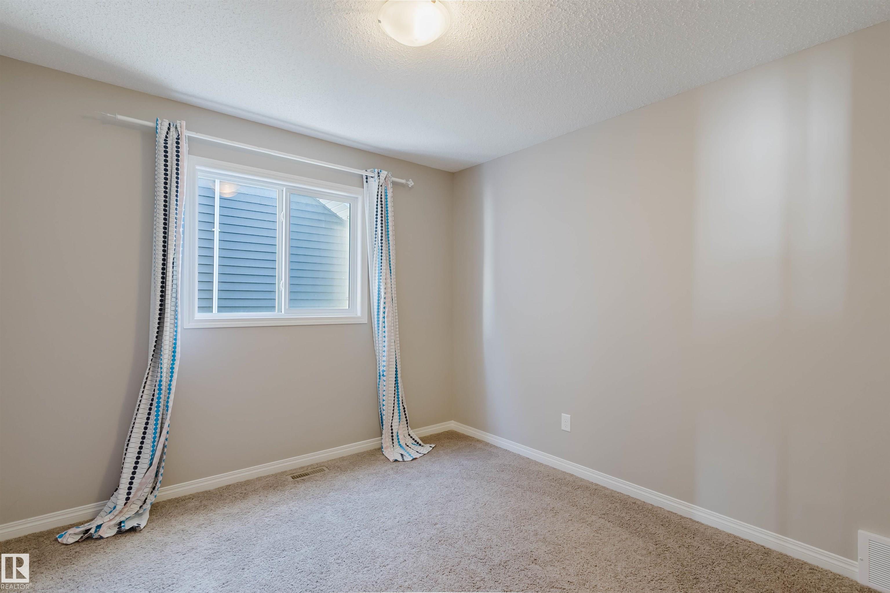 https://zimg.paragon.ice.com/ParagonImages/Property/PM/RAE/225399390/28/0/0/76dfa8f875b808a9f5293c37b697aa59/1/252a1b558dcc17fdaa58f15bae422943/225399390-8af839ee-236c-4a86-9f76-8023f1e6015e.JPG