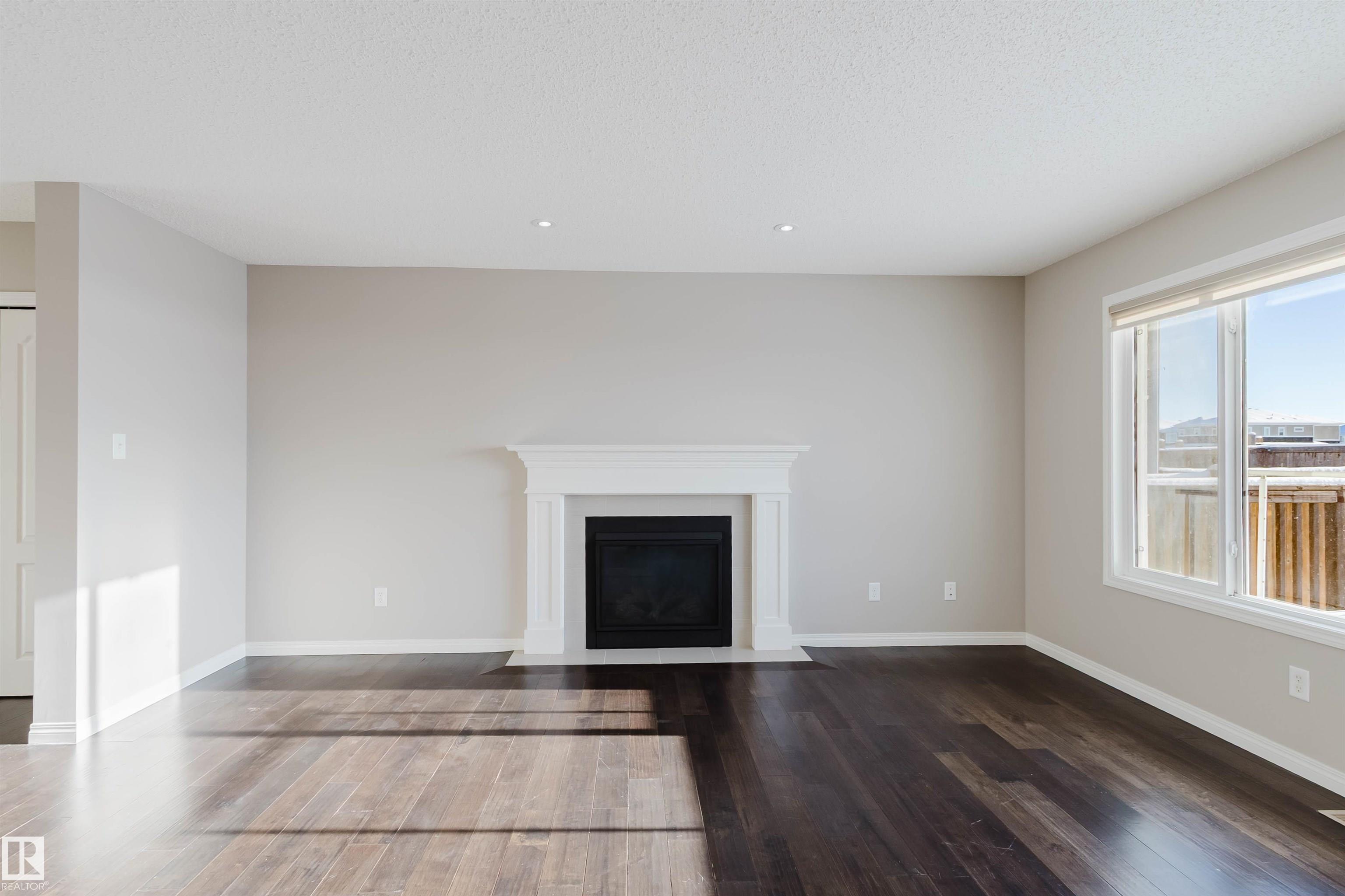 Picture for 16627 18 AV SW