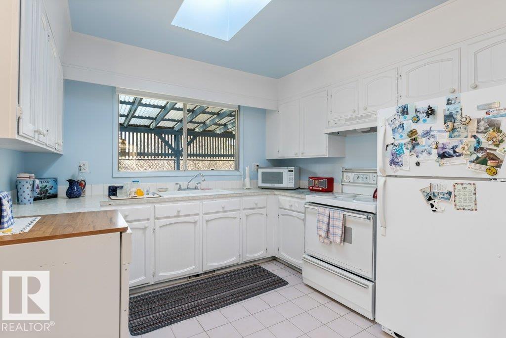 Photo 13 at 24 25019 Sturgeon Road Drive, Upper Viscount Estate, Rural Sturgeon County