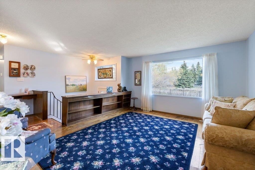 Photo 10 at 24 25019 Sturgeon Road Drive, Upper Viscount Estate, Rural Sturgeon County