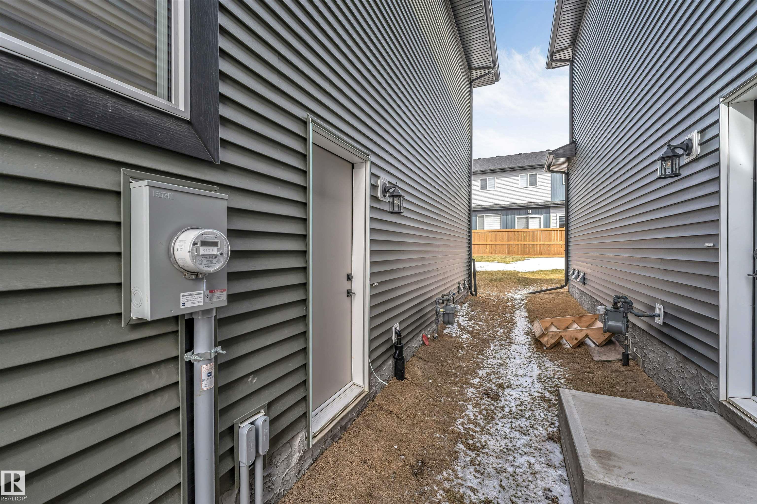 Picture for 6404 27 AV SW