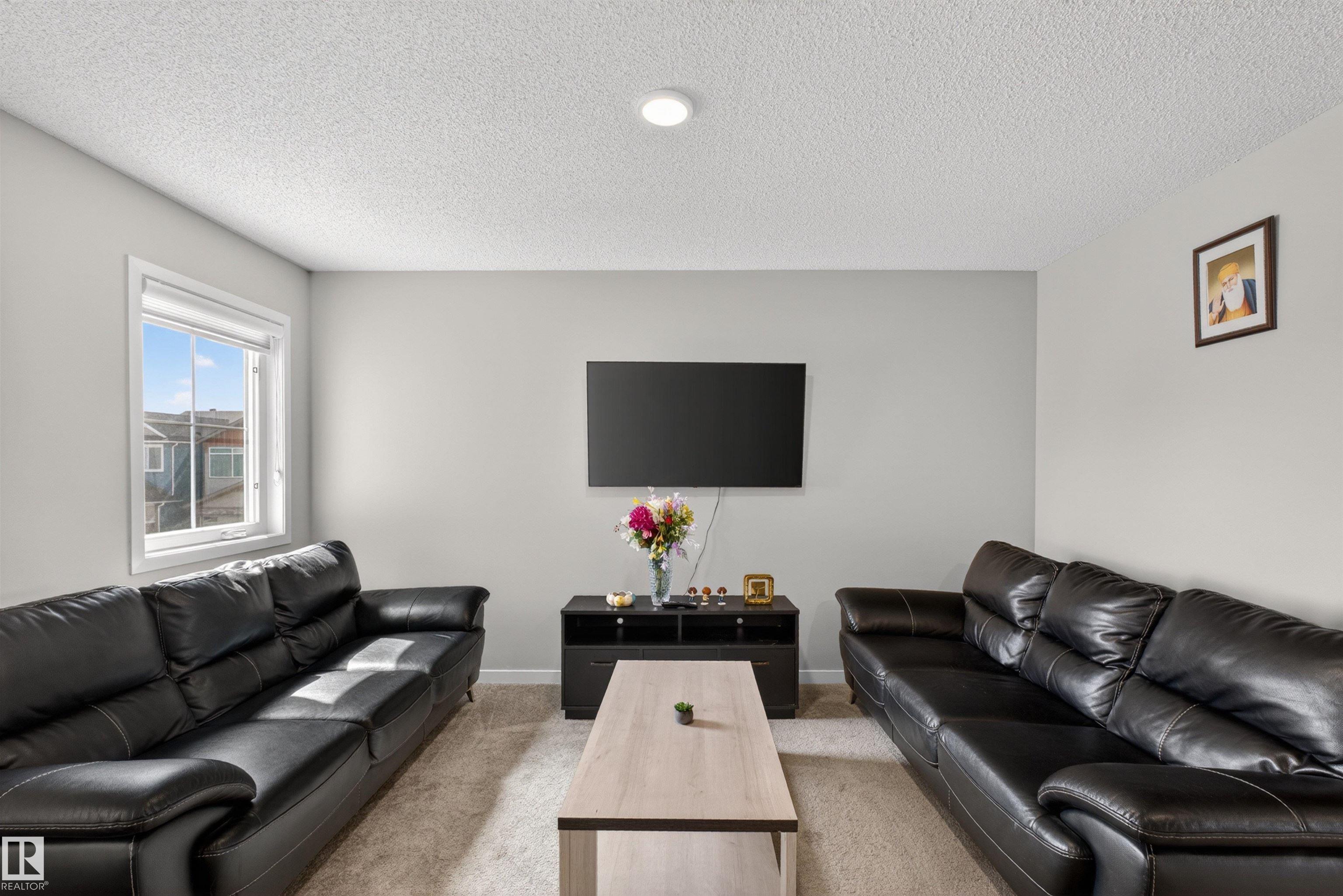 https://zimg.paragon.ice.com/ParagonImages/Property/PM/RAE/225399409/23/0/0/dcf1e4db4fea2b7135377ed53b966ae9/1/39409c1ee42cc264573fac8d3f829013/225399409-e5efda95-9732-4306-ab8e-7d9202e5df93.JPG