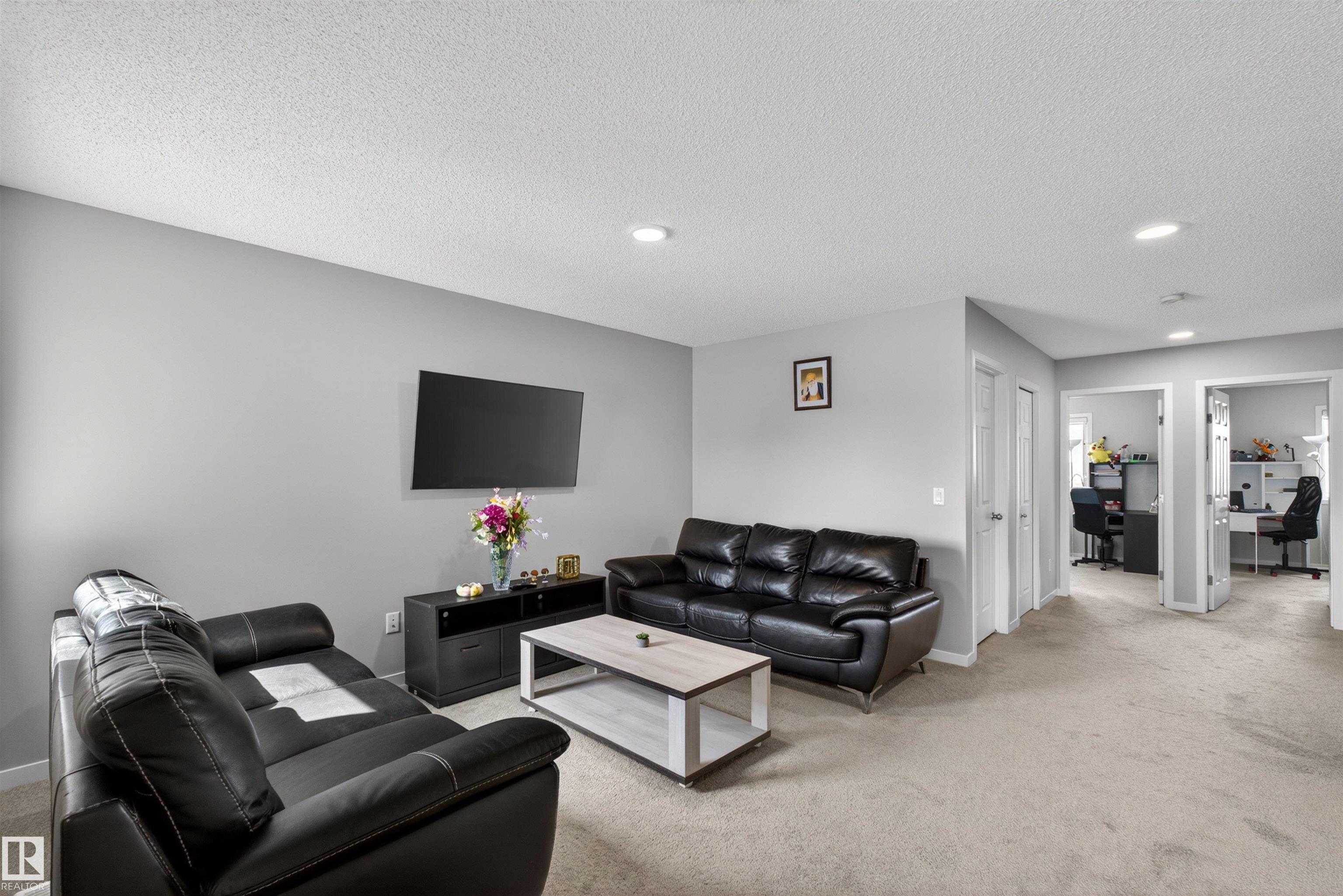 https://zimg.paragon.ice.com/ParagonImages/Property/PM/RAE/225399409/25/0/0/dc8a85f41c689640995cd33550a1fa79/1/39409c1ee42cc264573fac8d3f829013/225399409-b57e4c23-3546-4f94-9a19-24674bf14935.JPG