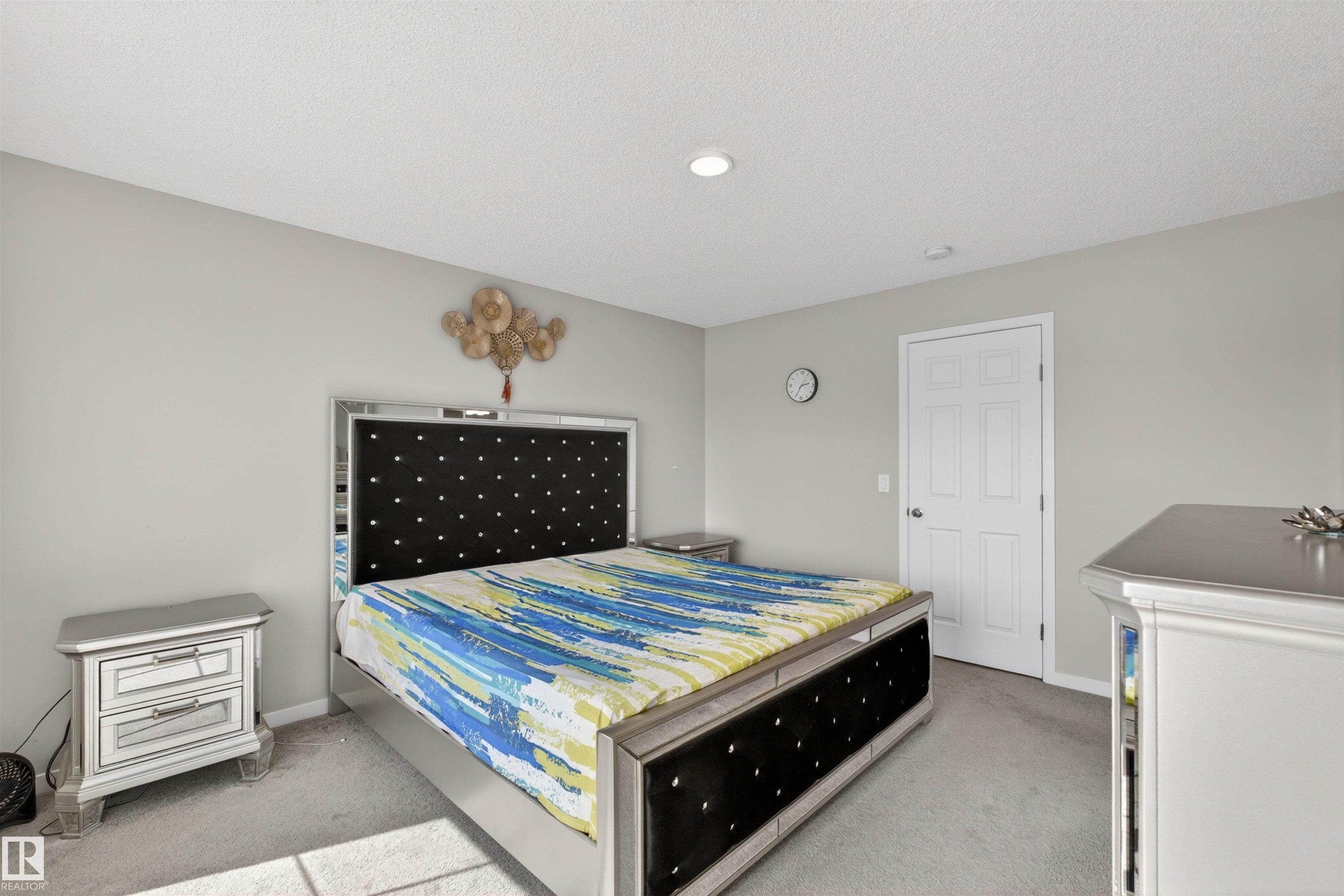 https://zimg.paragon.ice.com/ParagonImages/Property/PM/RAE/225399409/26/0/0/e4cdbd56f6279c789a1c6ea9f85d36f3/1/39409c1ee42cc264573fac8d3f829013/225399409-42c0794f-14a5-40f0-b44a-cf51b4843b88.JPG
