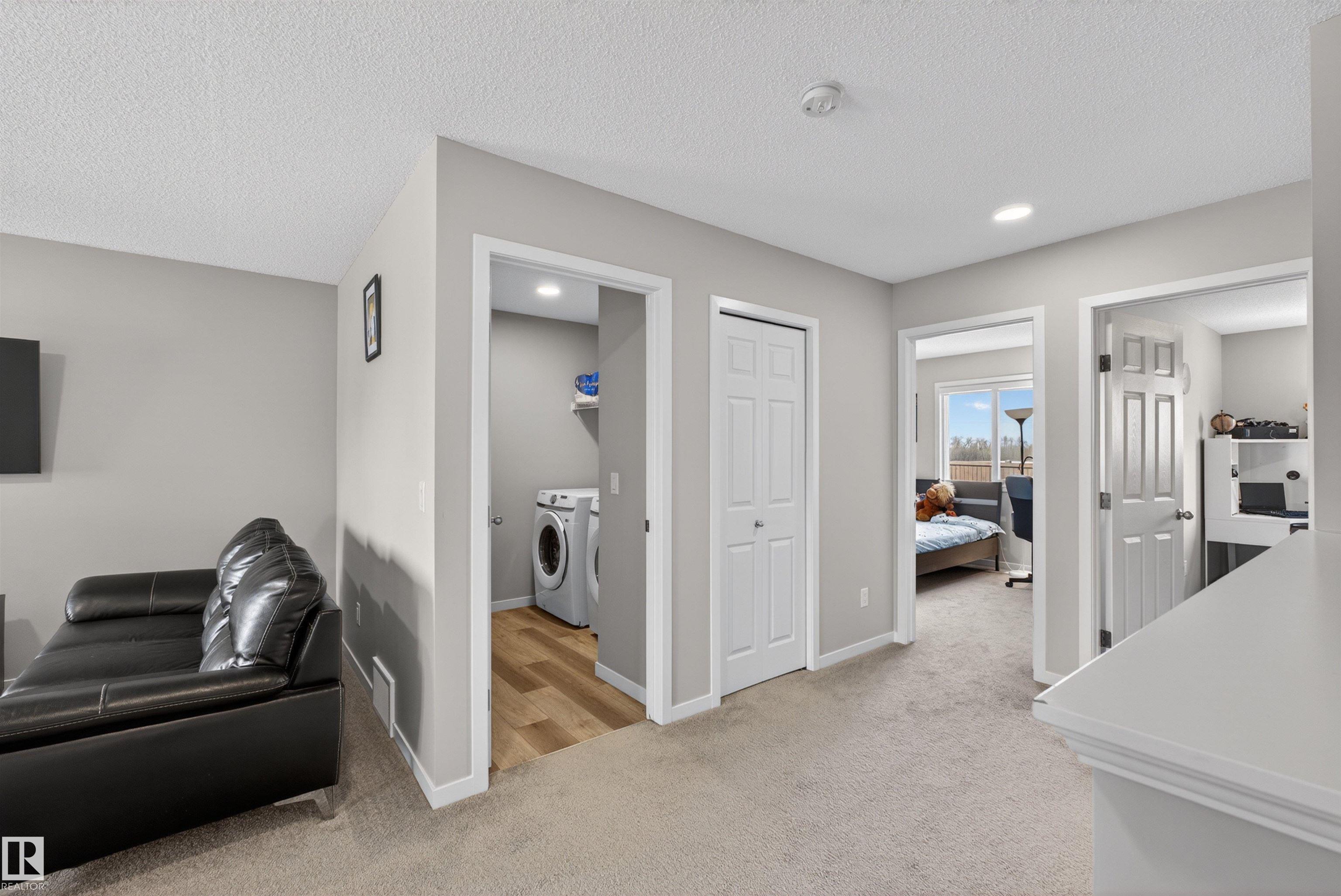 https://zimg.paragon.ice.com/ParagonImages/Property/PM/RAE/225399409/32/0/0/6883b1e072106ec407d6f6ad9516749d/1/39409c1ee42cc264573fac8d3f829013/225399409-94fc4b8e-4bb6-462f-8de7-b463ddcd2bf7.JPG