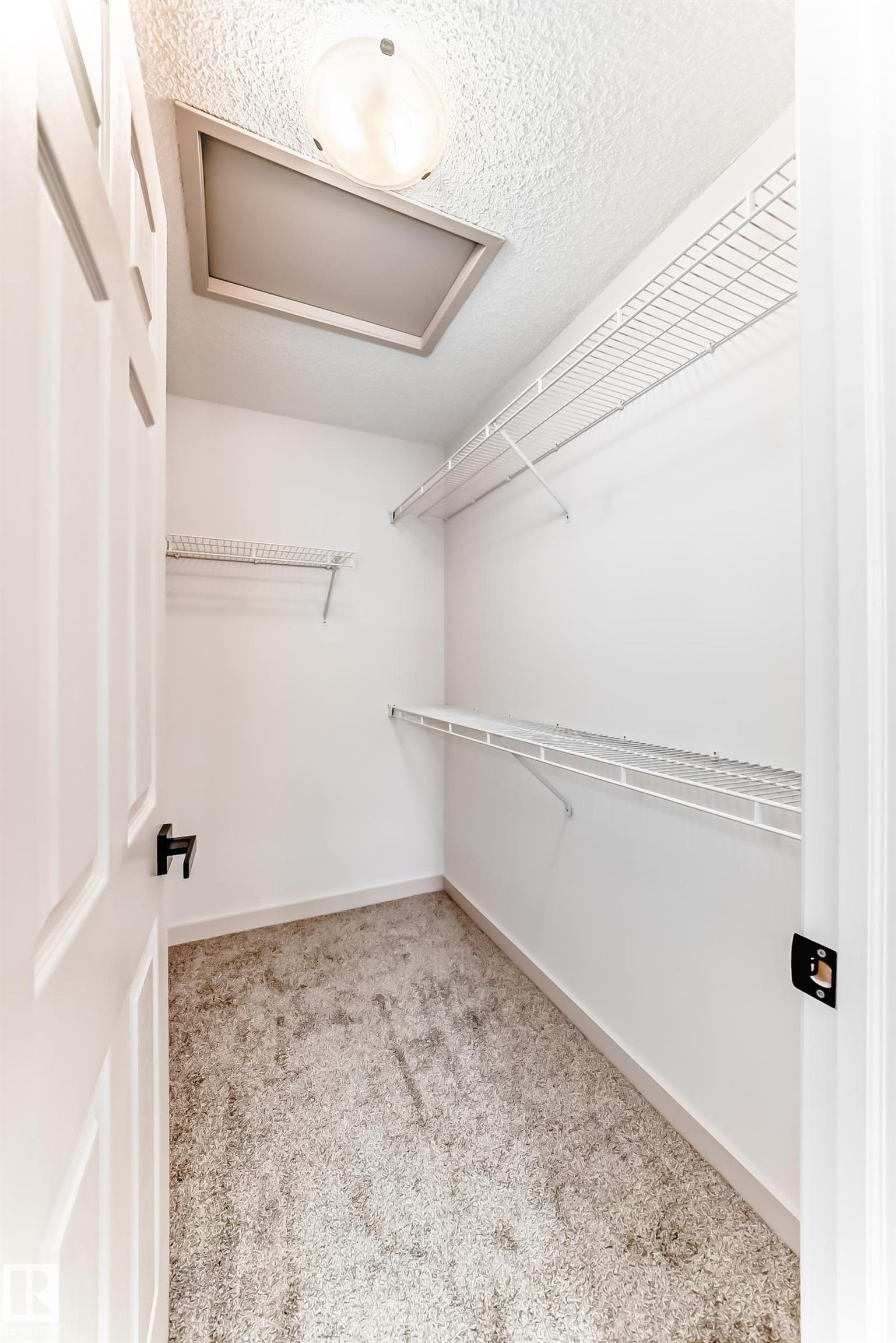 https://zimg.paragon.ice.com/ParagonImages/Property/PM/RAE/225399417/26/0/0/770172c7dd6e864d35e9b82a71ecc715/1/147ea2459a8ec79016b6fe00afc2474f/225399417-e10a366f-3050-4b6f-92f7-0c5a170cdc9d.JPG