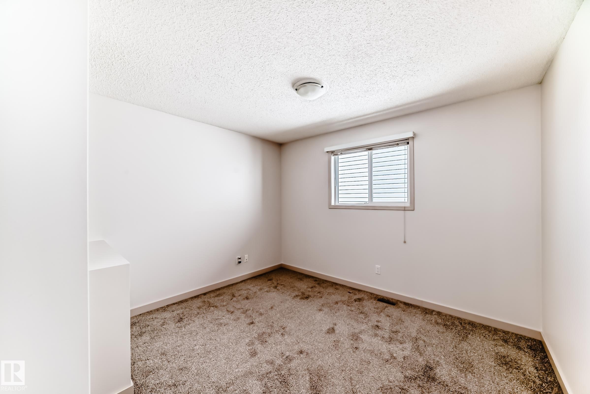 https://zimg.paragon.ice.com/ParagonImages/Property/PM/RAE/225399417/27/0/0/c7c991c3eff34aca0ec11cc3dc867851/1/147ea2459a8ec79016b6fe00afc2474f/225399417-07734720-f392-4ec9-85ac-7e8e690cd5a3.JPG