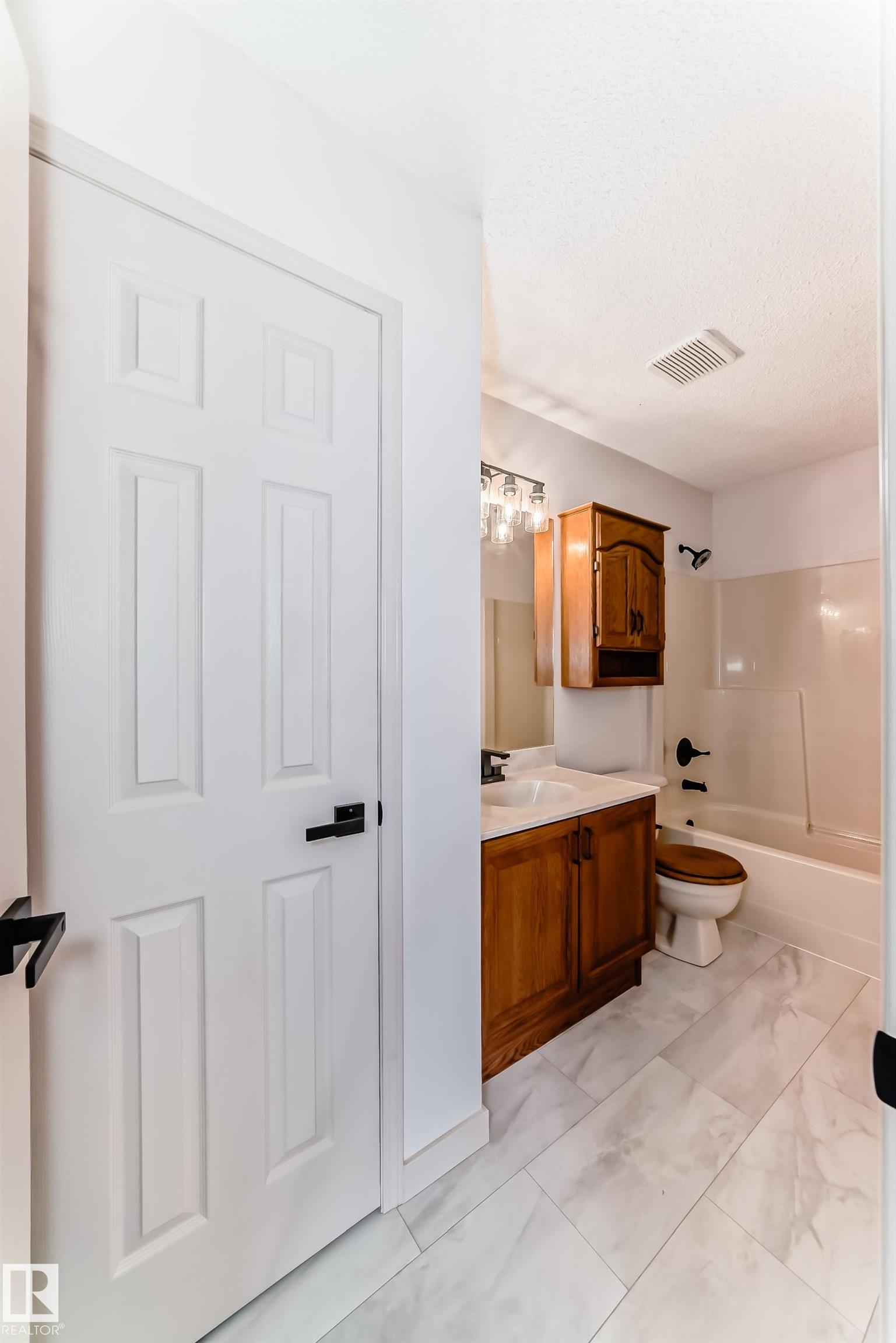 https://zimg.paragon.ice.com/ParagonImages/Property/PM/RAE/225399417/31/0/0/35248ce0d7493e1ed2887af506566d5b/1/147ea2459a8ec79016b6fe00afc2474f/225399417-e48d8075-ae88-4d3f-942b-2b01d8d3ba6e.JPG