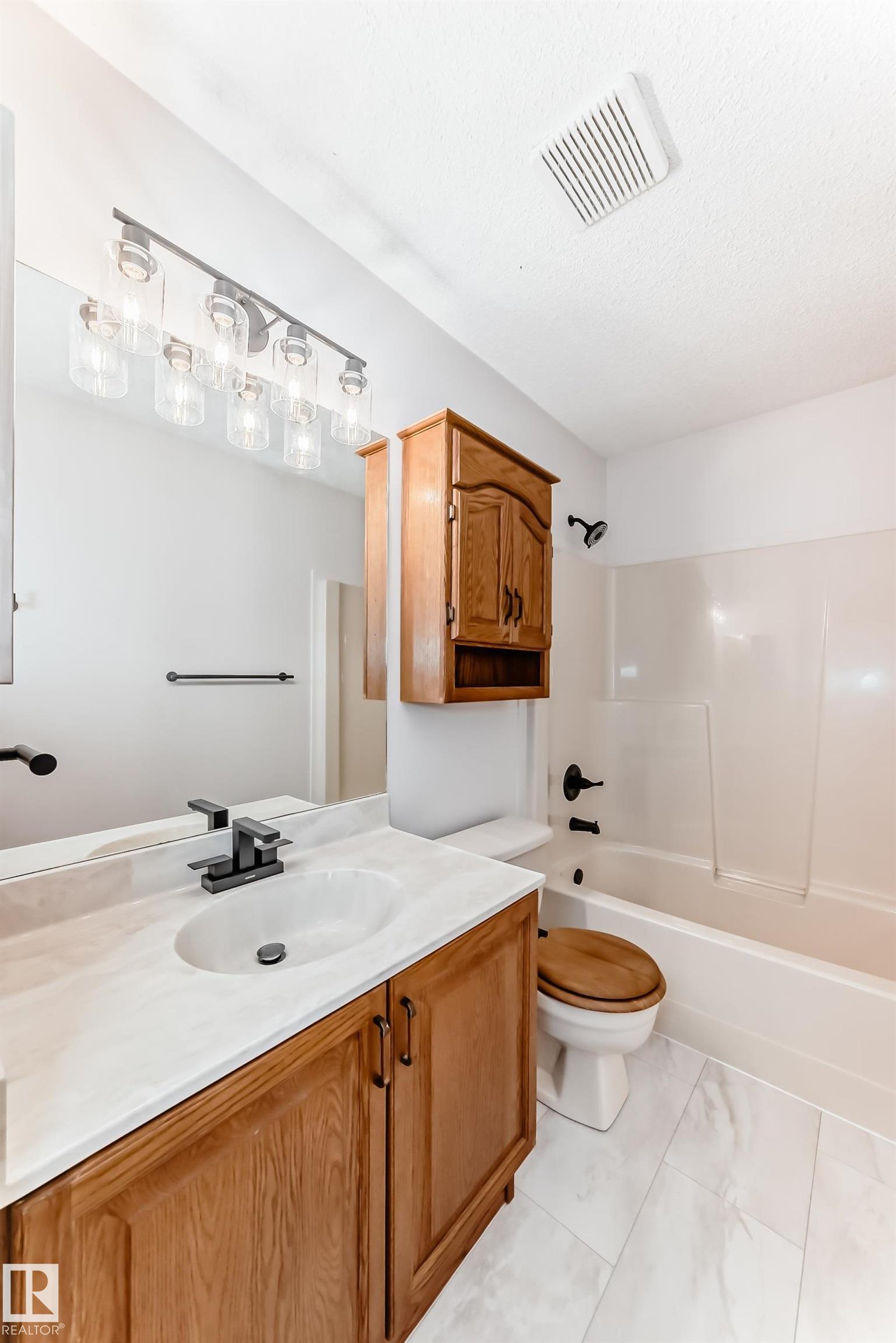 https://zimg.paragon.ice.com/ParagonImages/Property/PM/RAE/225399417/32/0/0/83e5849e81206db85f360064ab496319/1/147ea2459a8ec79016b6fe00afc2474f/225399417-e06c6f51-8798-41a9-a16f-b08d7c6d0b61.JPG