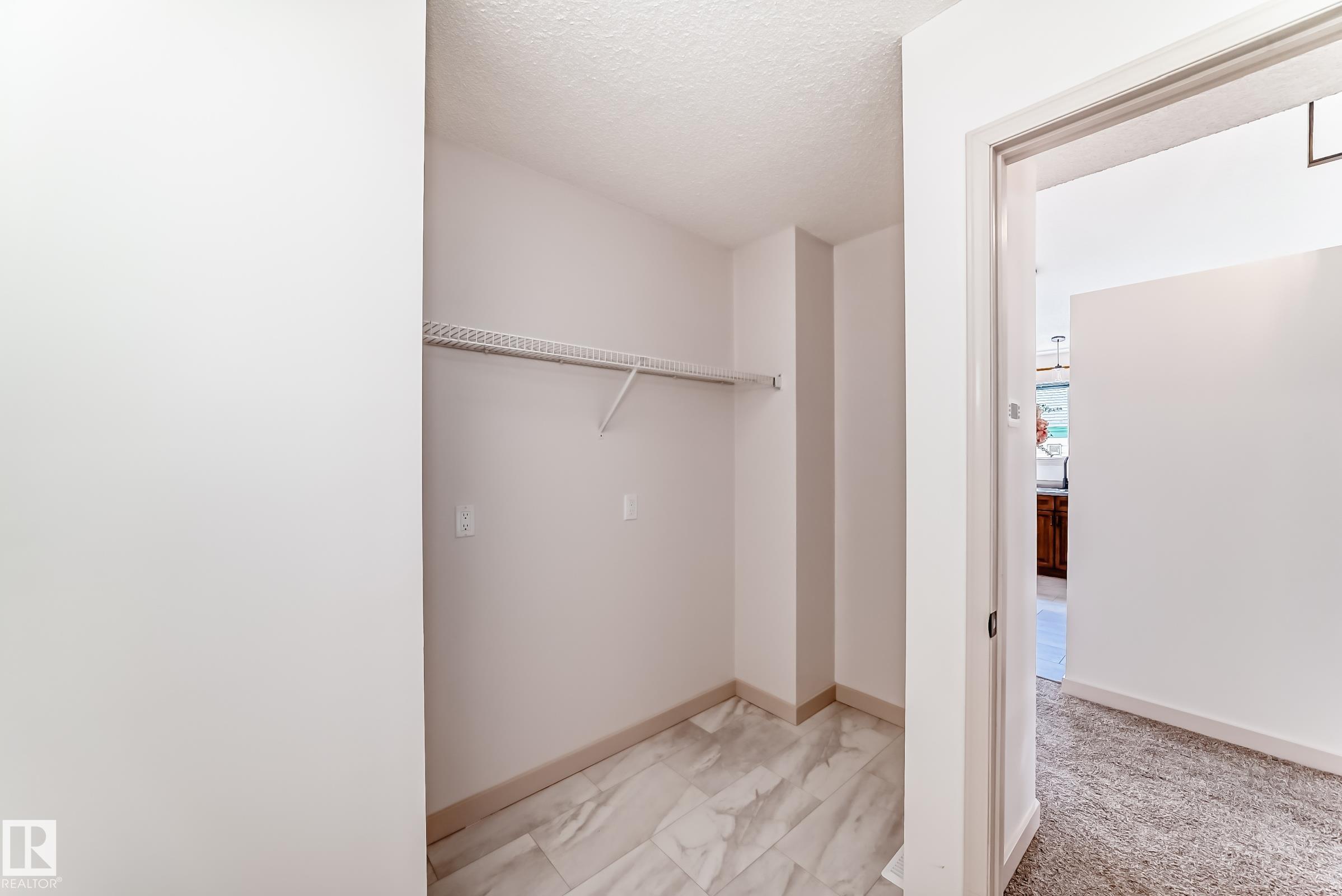 https://zimg.paragon.ice.com/ParagonImages/Property/PM/RAE/225399417/35/0/0/8fb04a1ee16342e80665005d72e3dd0c/1/147ea2459a8ec79016b6fe00afc2474f/225399417-4daa8163-9417-4ed3-a0c6-86e1b37881ea.JPG