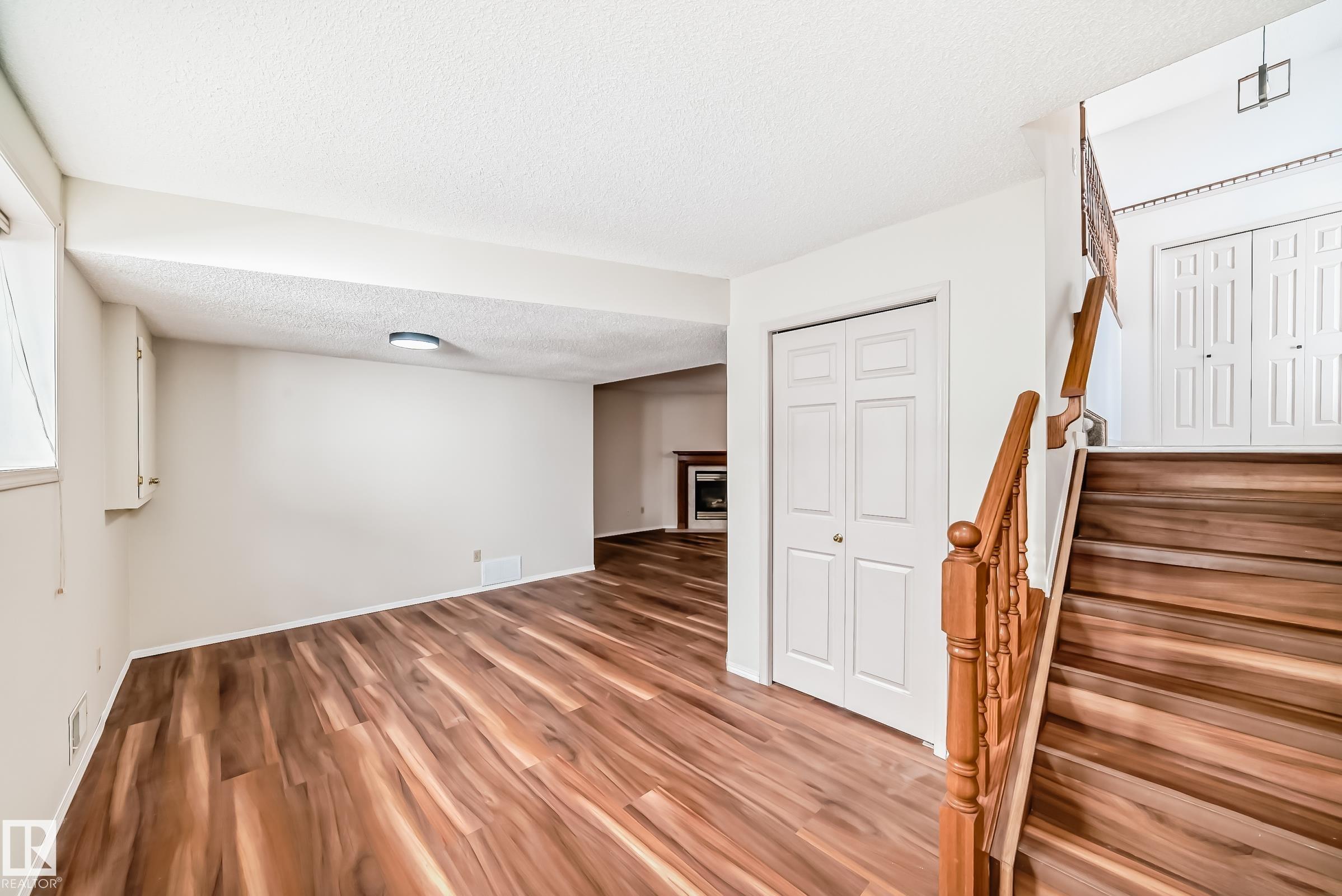 https://zimg.paragon.ice.com/ParagonImages/Property/PM/RAE/225399417/40/0/0/02ee42c9019c9f60b5124df6c5e11429/1/147ea2459a8ec79016b6fe00afc2474f/225399417-22de58bf-61e6-4467-a18d-9978c7ab8fc1.JPG