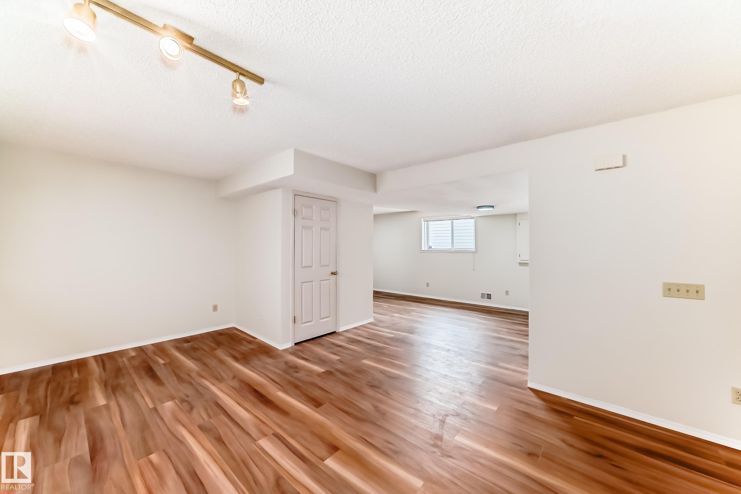 https://zimg.paragon.ice.com/ParagonImages/Property/PM/RAE/225399417/44/0/0/8c045bf1e86f90c74e1efd139e70ca6b/1/147ea2459a8ec79016b6fe00afc2474f/225399417-9c120c8d-78a3-4dfa-9238-952c39bd9364.JPG