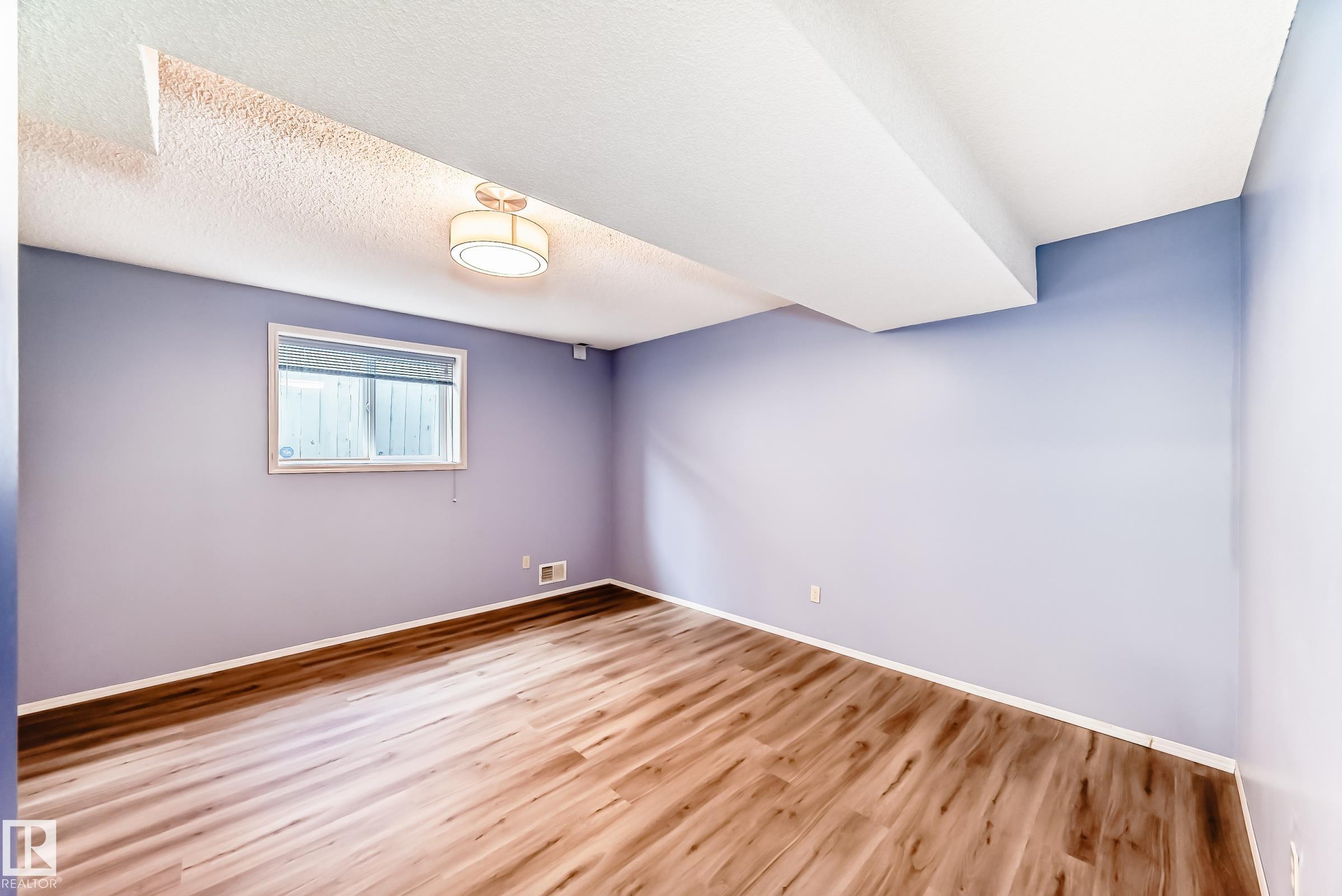 https://zimg.paragon.ice.com/ParagonImages/Property/PM/RAE/225399417/50/0/0/4255e42bb0aa5fa6831b6e801e2716ac/1/147ea2459a8ec79016b6fe00afc2474f/225399417-8e778836-6273-4232-ada0-dcdac72a00fc.JPG
