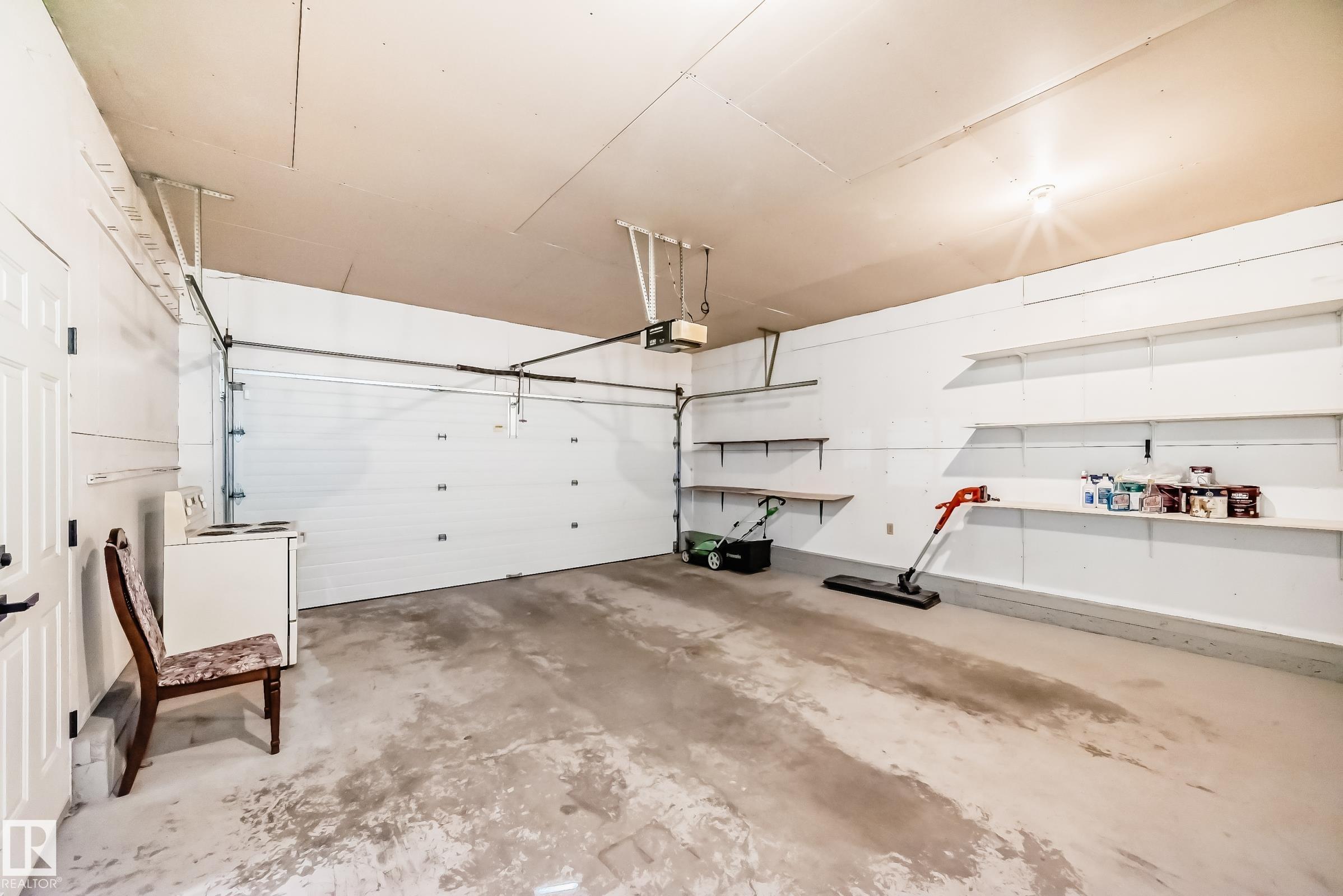 https://zimg.paragon.ice.com/ParagonImages/Property/PM/RAE/225399417/56/0/0/afb7309f3842a1c5caf8978ac1fb408a/1/147ea2459a8ec79016b6fe00afc2474f/225399417-5bd89ca0-1d89-4118-bc14-7a50ed9aafc8.JPG