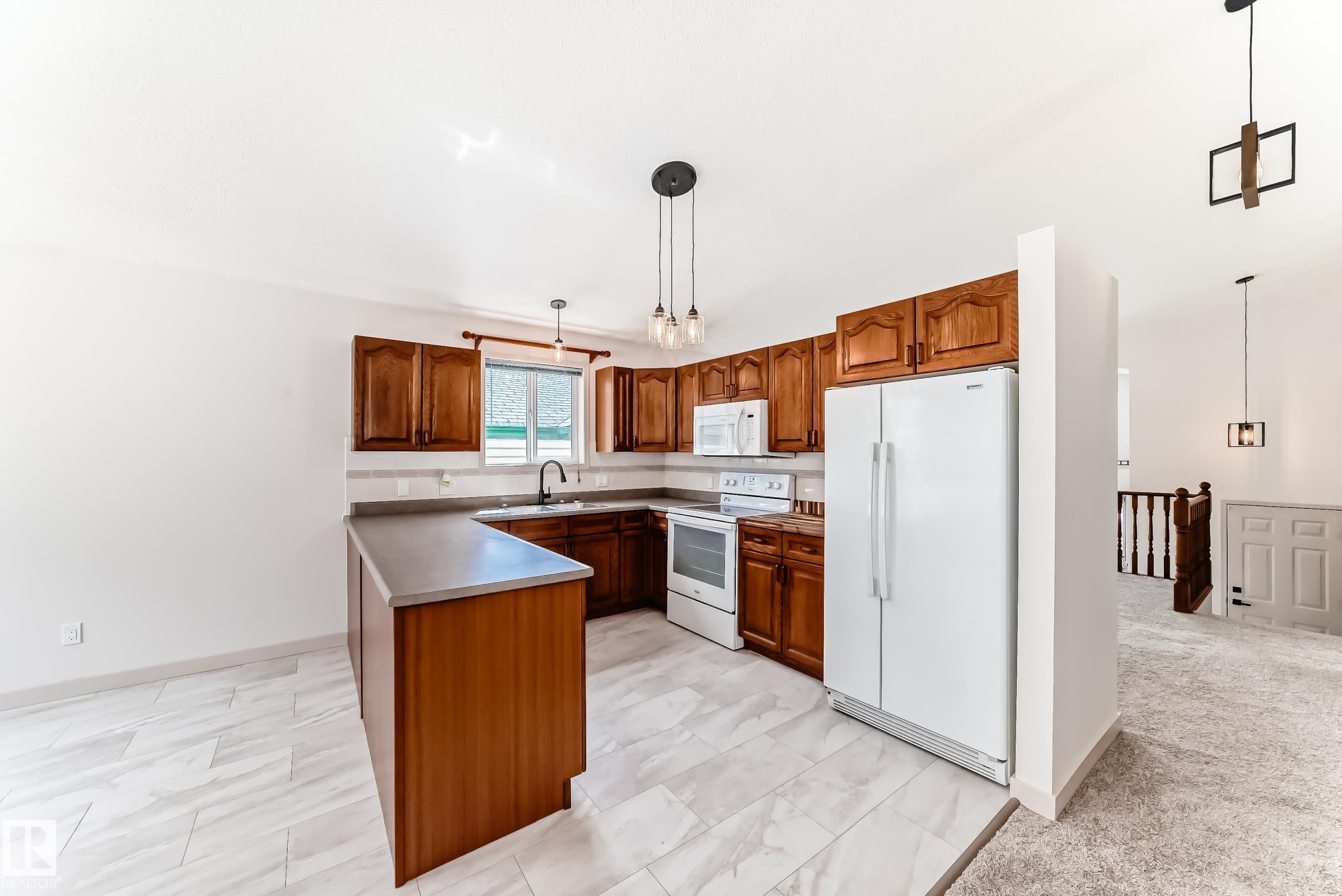 https://zimg.paragon.ice.com/ParagonImages/Property/PM/RAE/225399417/6/0/0/f11964c6ec9e6f56c73920032d01b461/1/147ea2459a8ec79016b6fe00afc2474f/225399417-96aaea2a-a4cc-4e00-9097-892b84c7a7c6.JPG