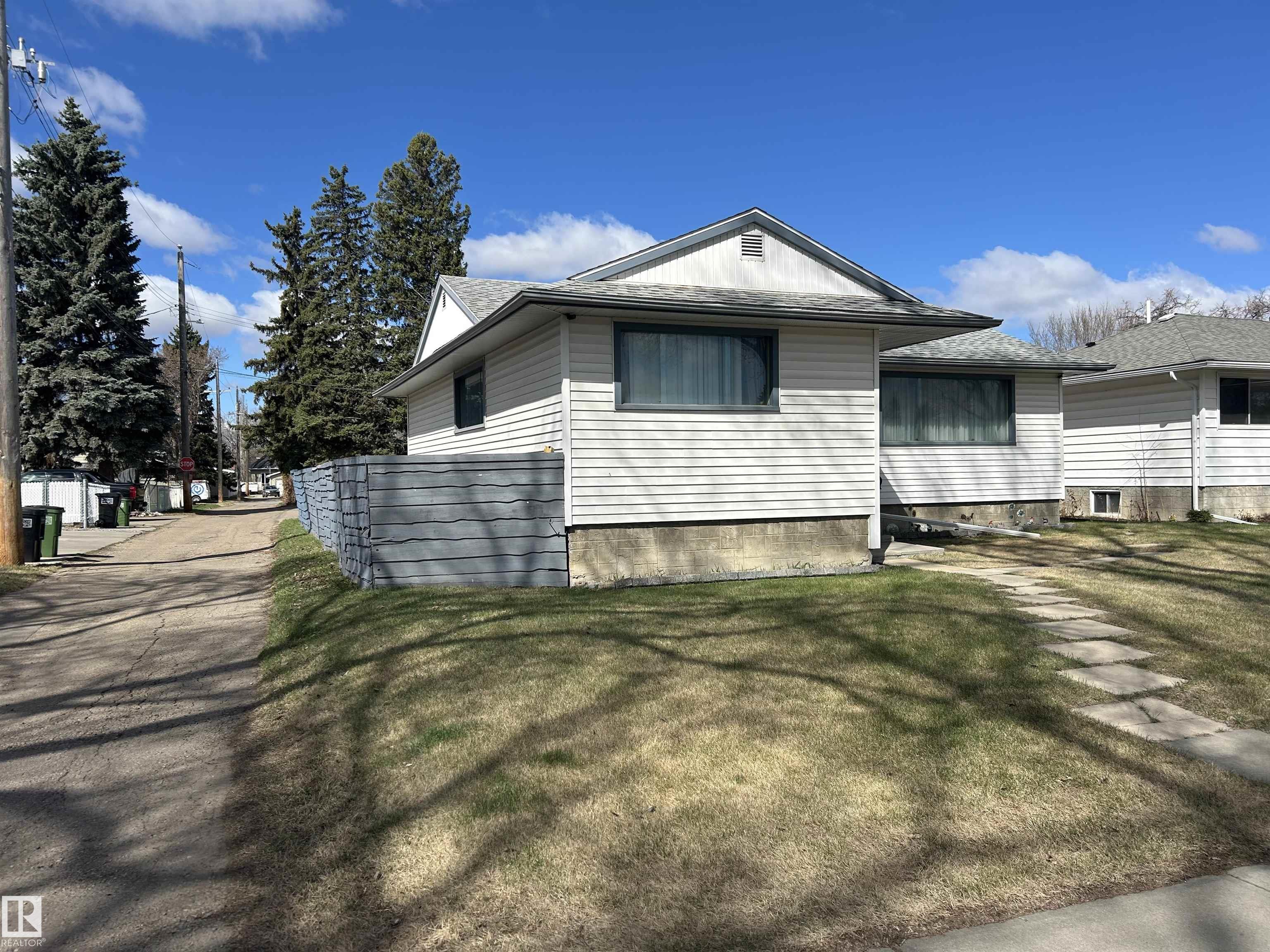 9612 75a Street NW, Holyrood, Edmonton