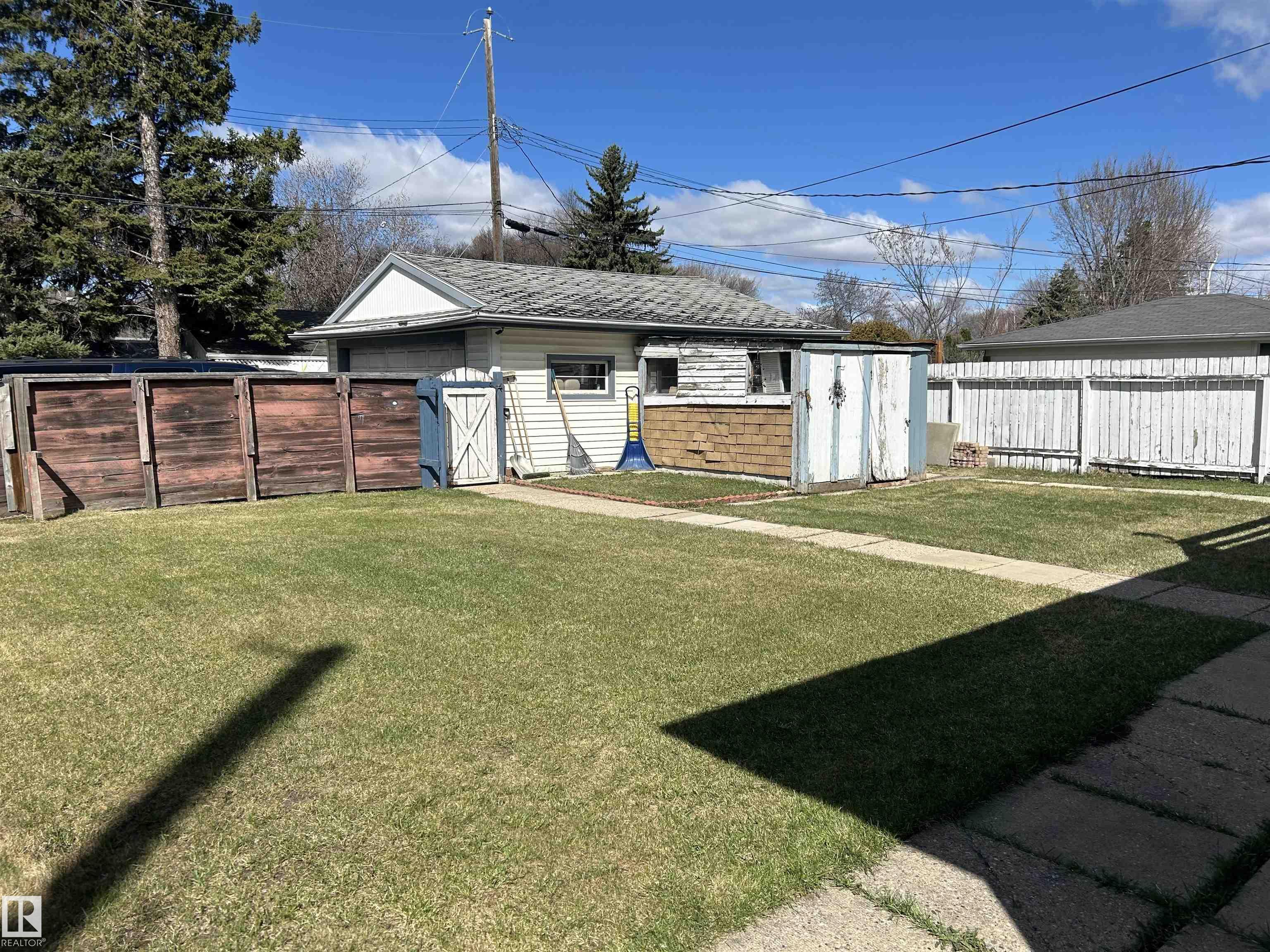 9612 75a Street NW, Holyrood, Edmonton