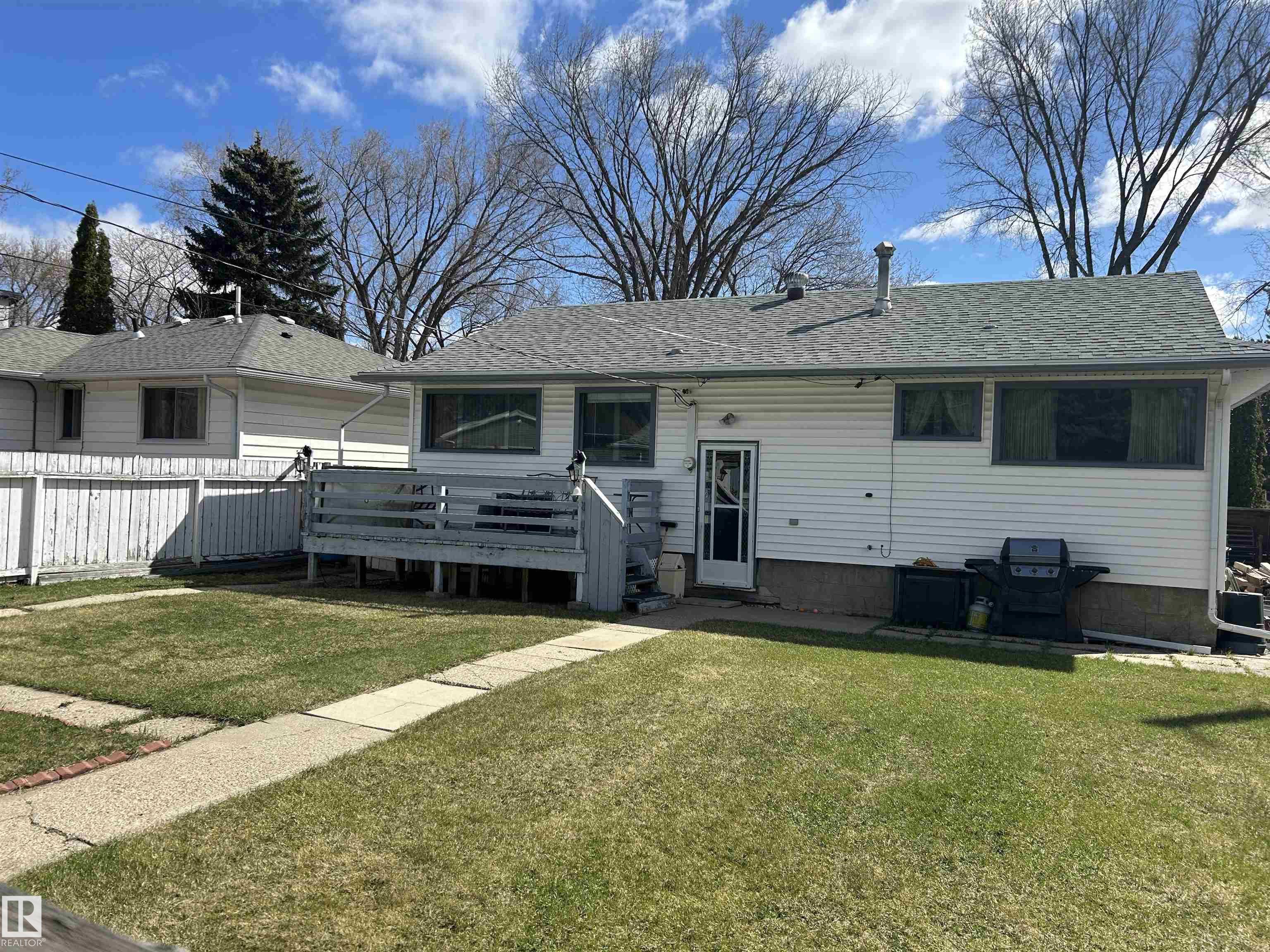 9612 75a Street NW, Holyrood, Edmonton