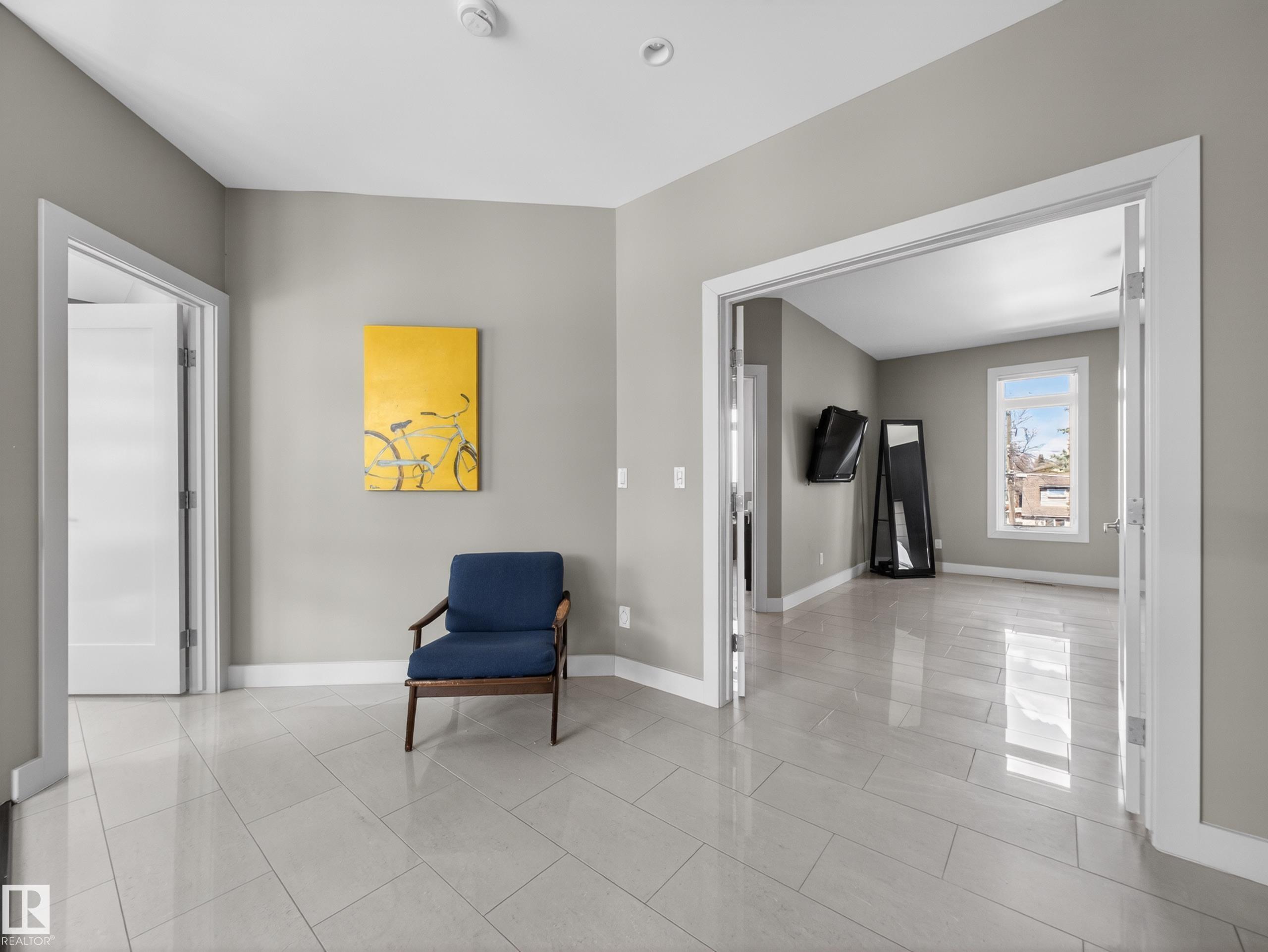 https://zimg.paragon.ice.com/ParagonImages/Property/PM/RAE/225399421/30/0/0/45dd63bc22f1873516e98d1a319add15/1/913b9065f804c3a3861776c4304e18a5/225399421-f6d27393-6a67-4cd4-b225-7dc26a22c45c.JPG